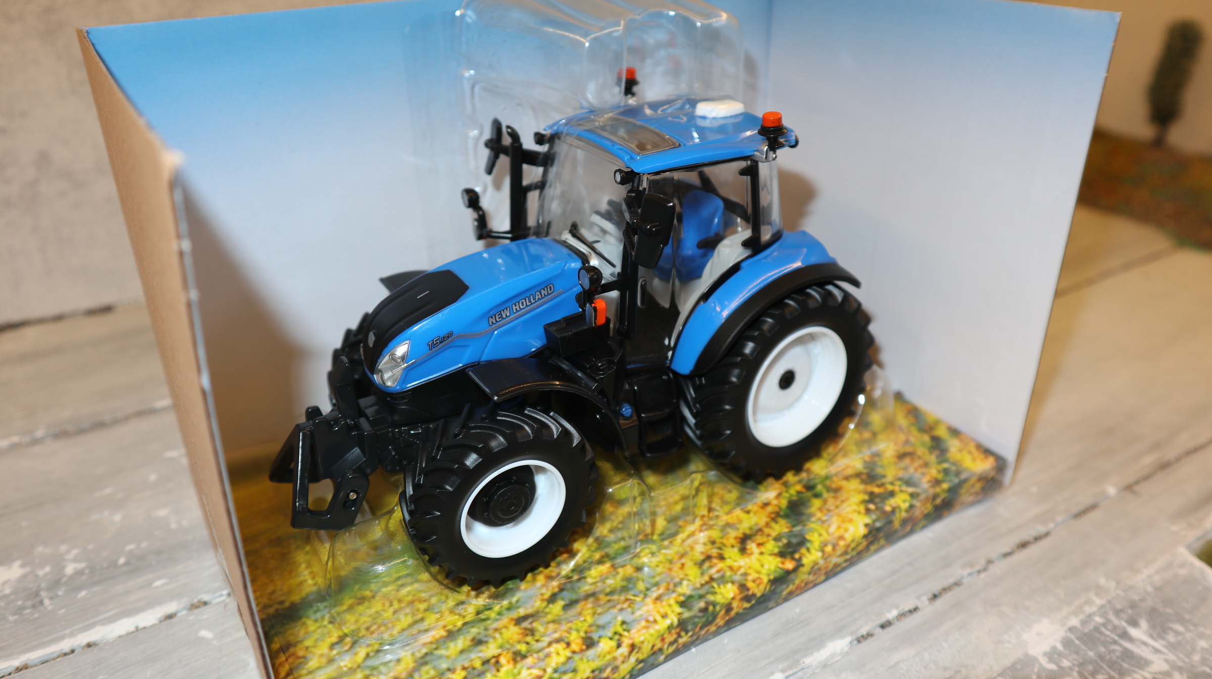 Britains 43400 in 1:32, New Holland T5.120, NEU in OVP