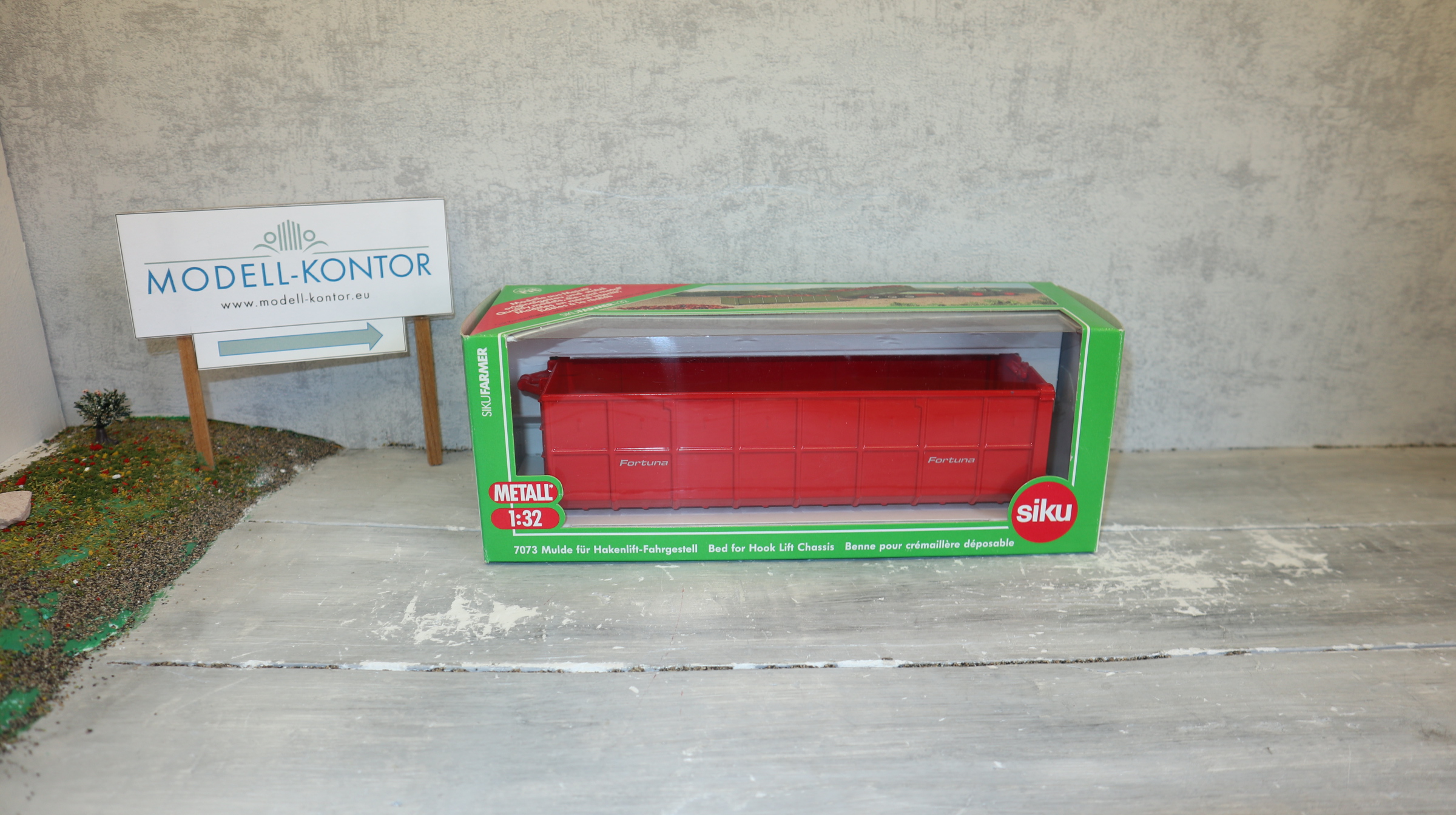Siku 7073 in 1:32, mit weißer Schrift Containermulde für Hakenlift ROT , Neu in OVP