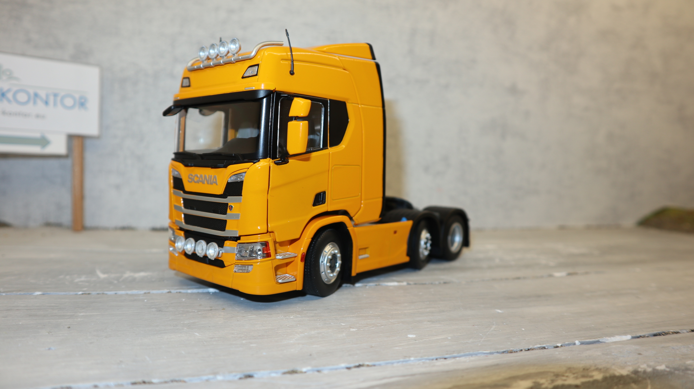 MarGe 2015-04 in 1:32, Scania R500 6x2 in gelb, NEU in OVP