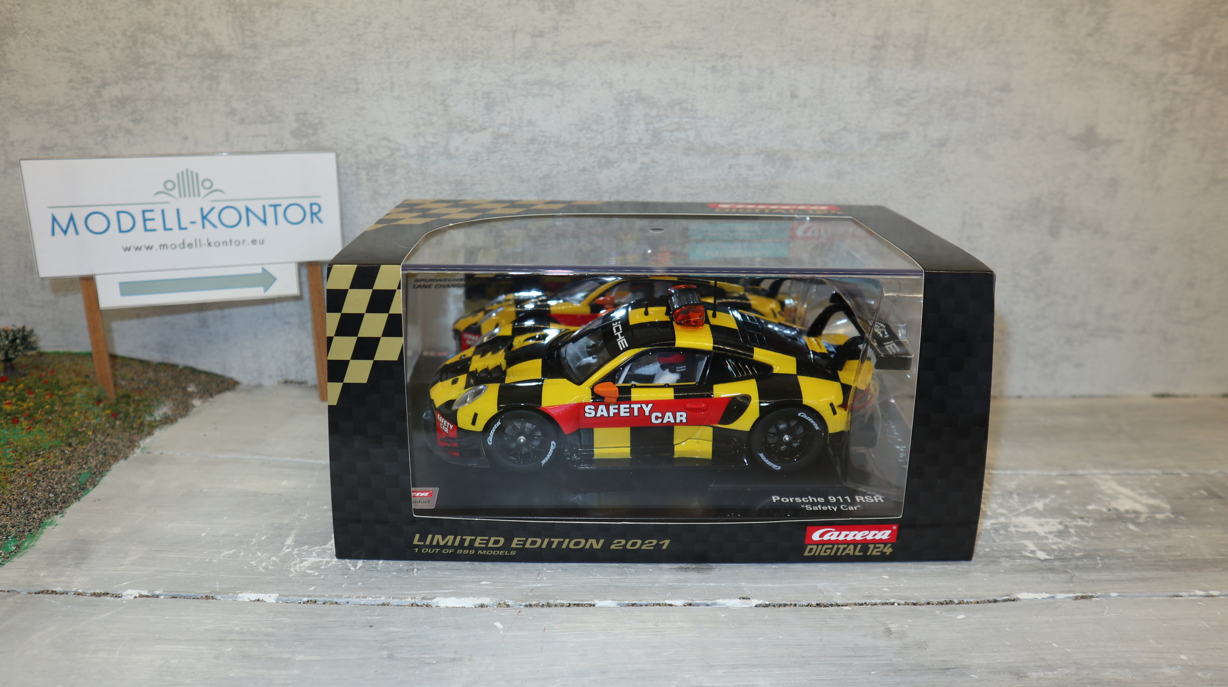 Carrera Digital 124 23924 in 1:24, Porsche 911 RSR "Safty Car" Edition 2021, versiegelt, NEU in OVP