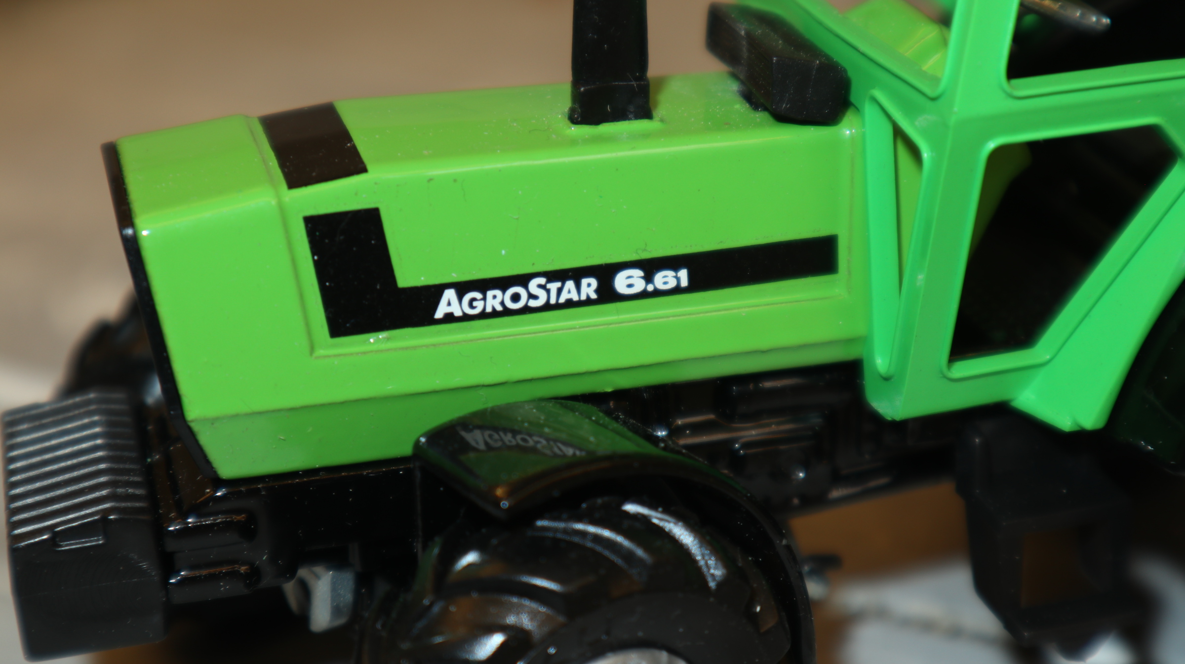 Siku 2850 in 1:32, Deutz-Fahr Agrotron 6.61, NEU in OVP