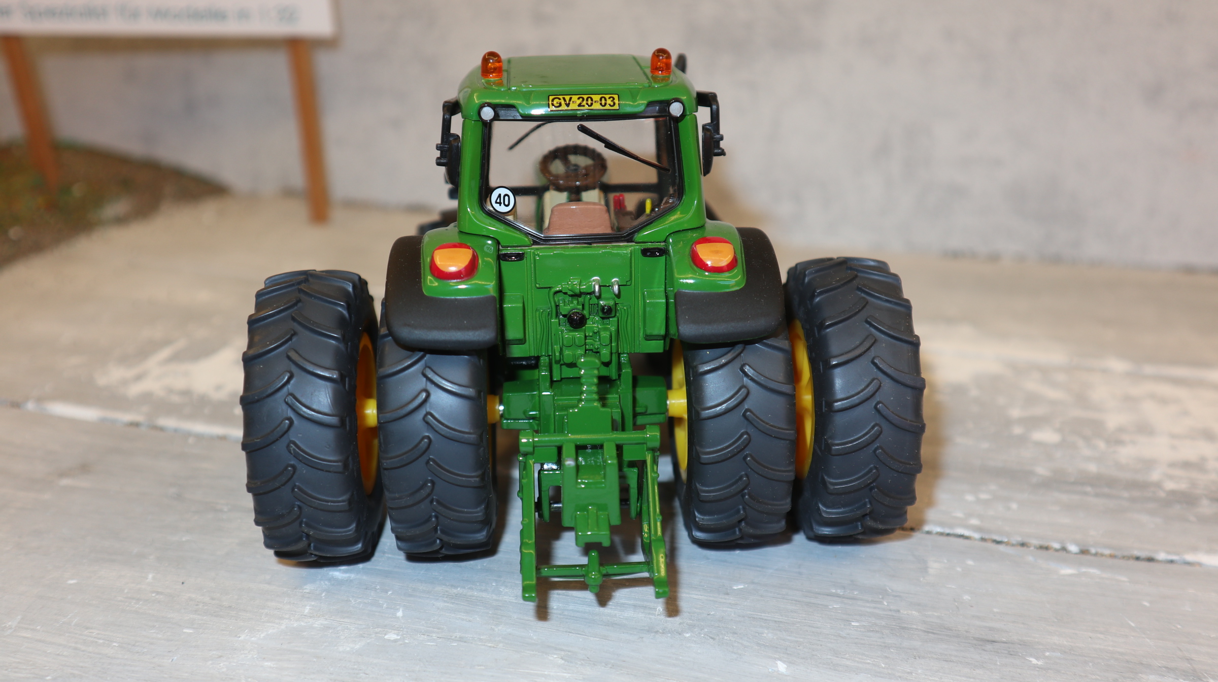 Siku 3652 in 1:32, John Deere 6820 mit Zwillingsreifen, LCN 2003, NEU in OVP