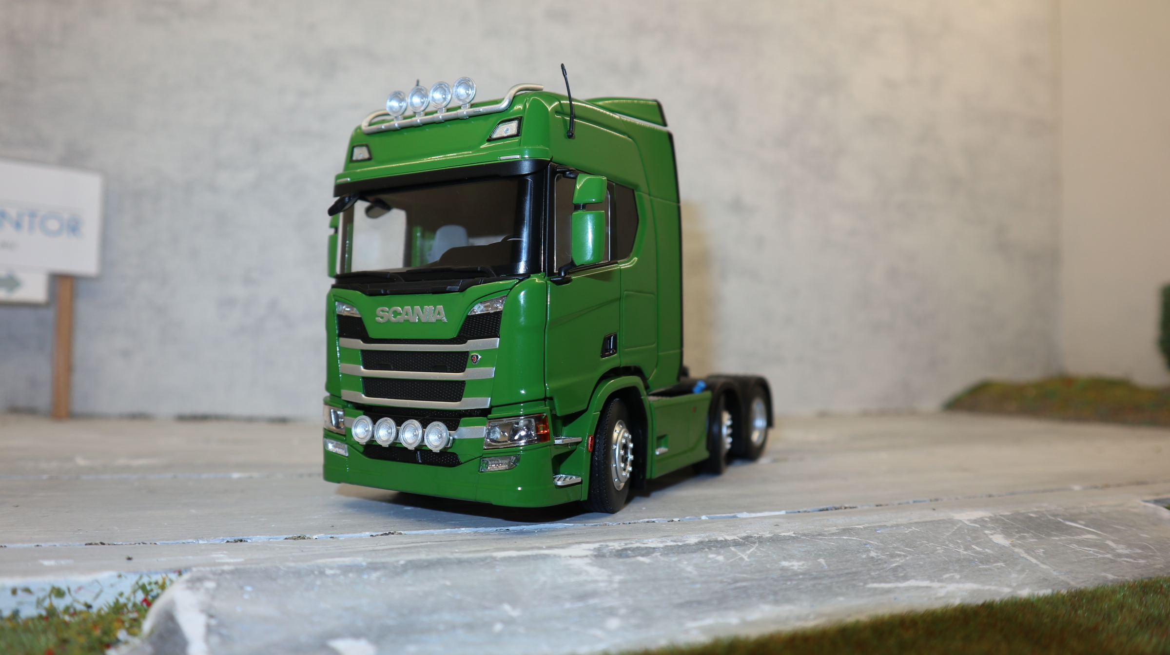 MarGe 2015-06 in 1:32, Scania R500 6x2 in hellgrün, NEU in OVP
