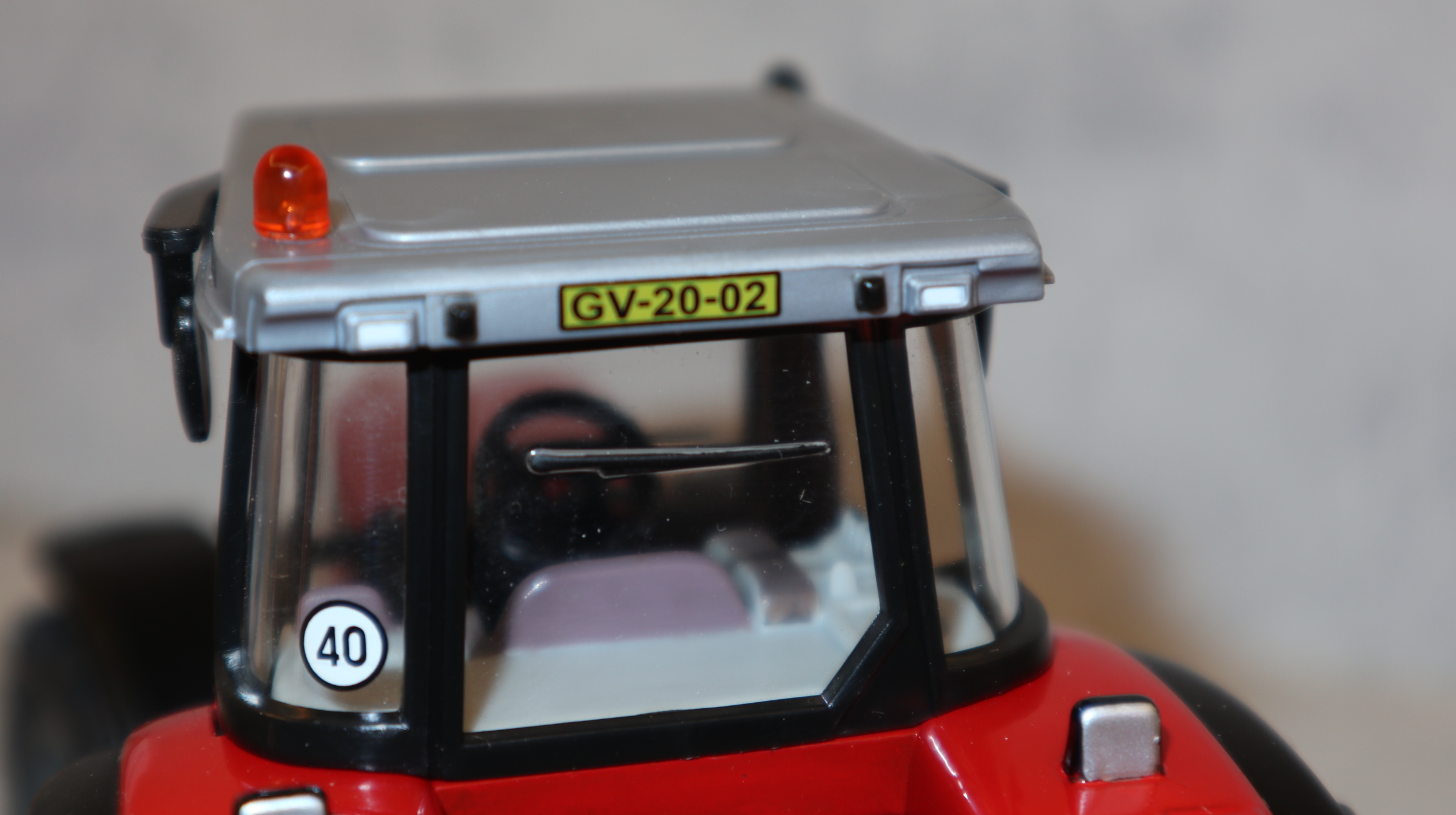 Siku 3251 in 1:32, Massey Ferguson 8270 xtra, LCN 2002, NEU in OVP