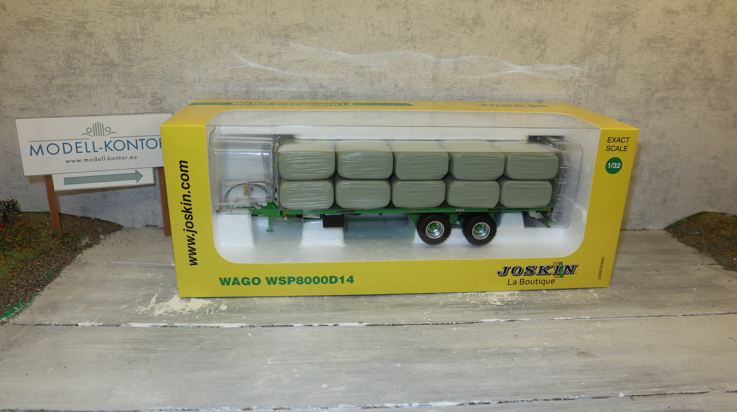 Universal Hobbies UH 6789 in 1:32, Joskin WAGO WSP80002 mit Heuballen,  NEU in OVP