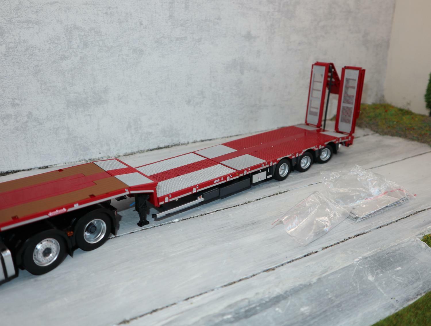 MarGe 1813-01 in 1:32, NOOTEBOOM MCOS 48-03 in ROT mit Metall-Auflagen, NEU in OVP