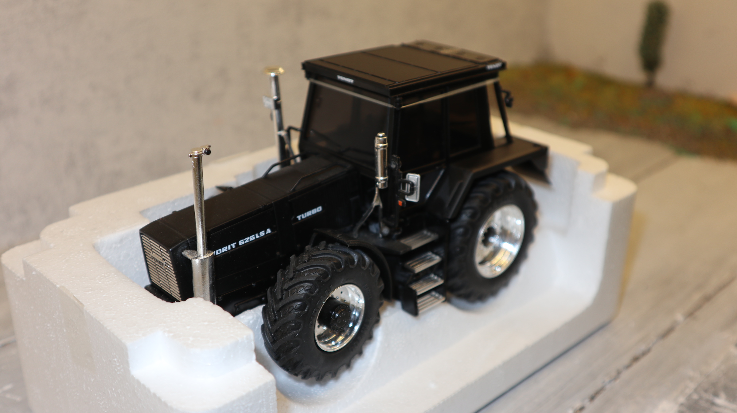 Schuco 7660 in 1:32, Fendt Favorit 626 LSA BLACKLINE, NEU in OVP