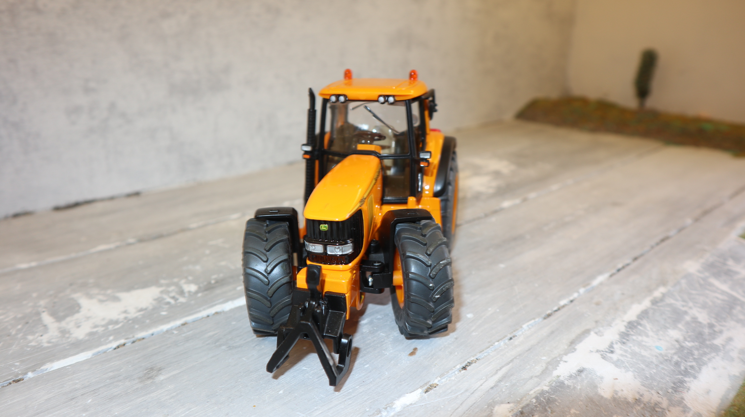 Siku 3252 in 1:32, John Deere 6920S melonengelb, Höing, NEU in OVP