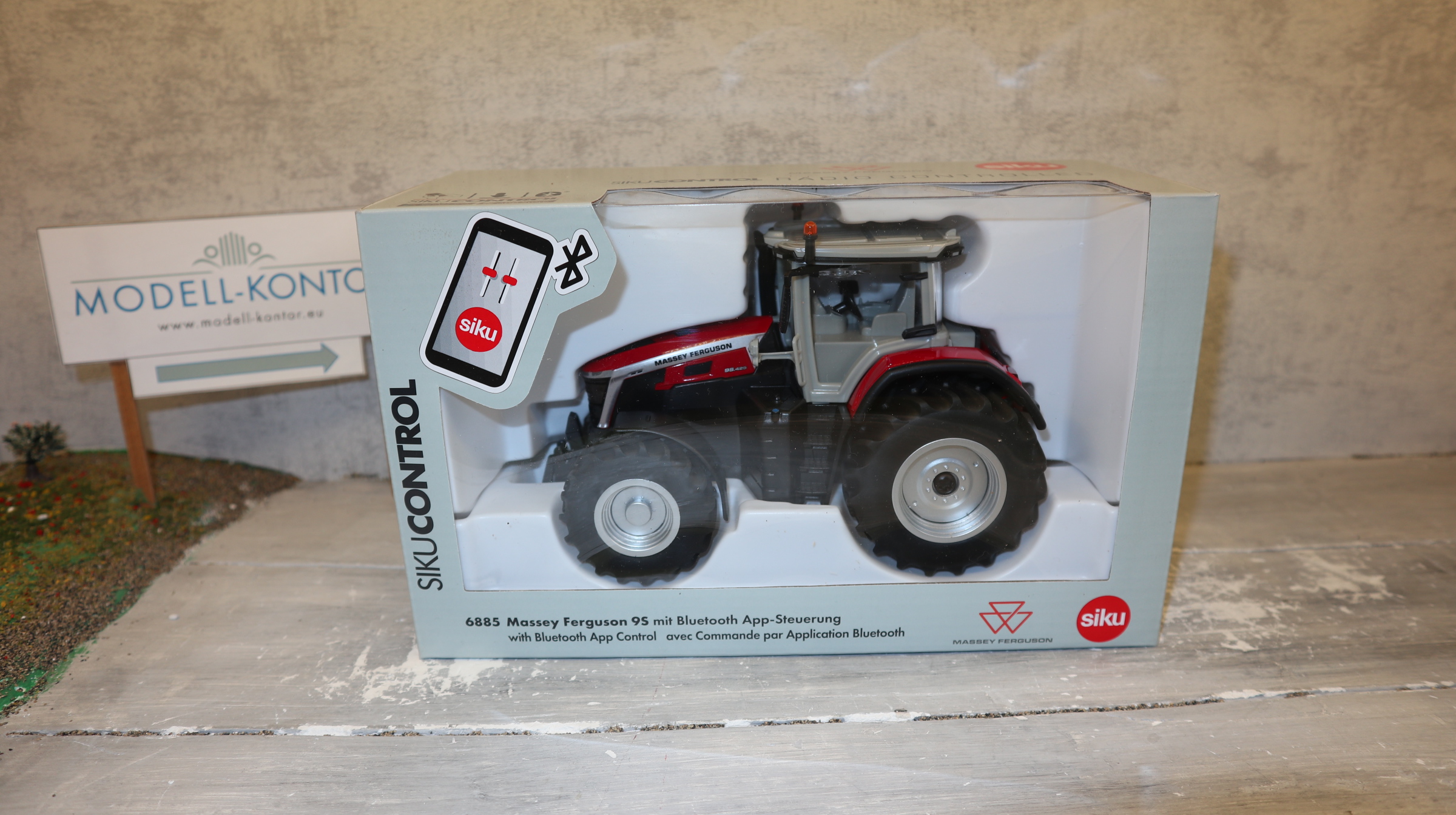 Siku 6885 Control in 1:32, Massey Ferguson 9S mit App-Steuerung, Neu in OVP