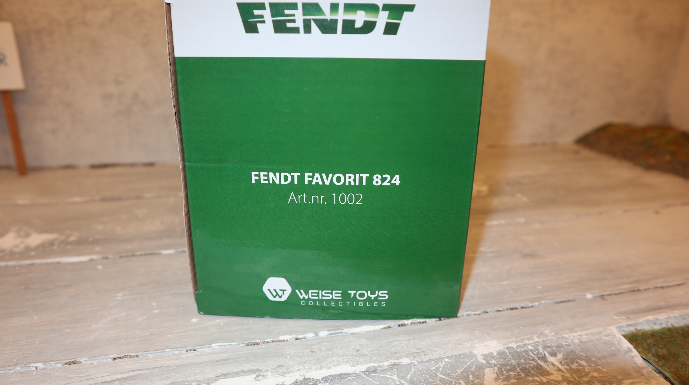 Weise Toys 1002 in 1:32, Fendt Favorit 824, NEU in OVP