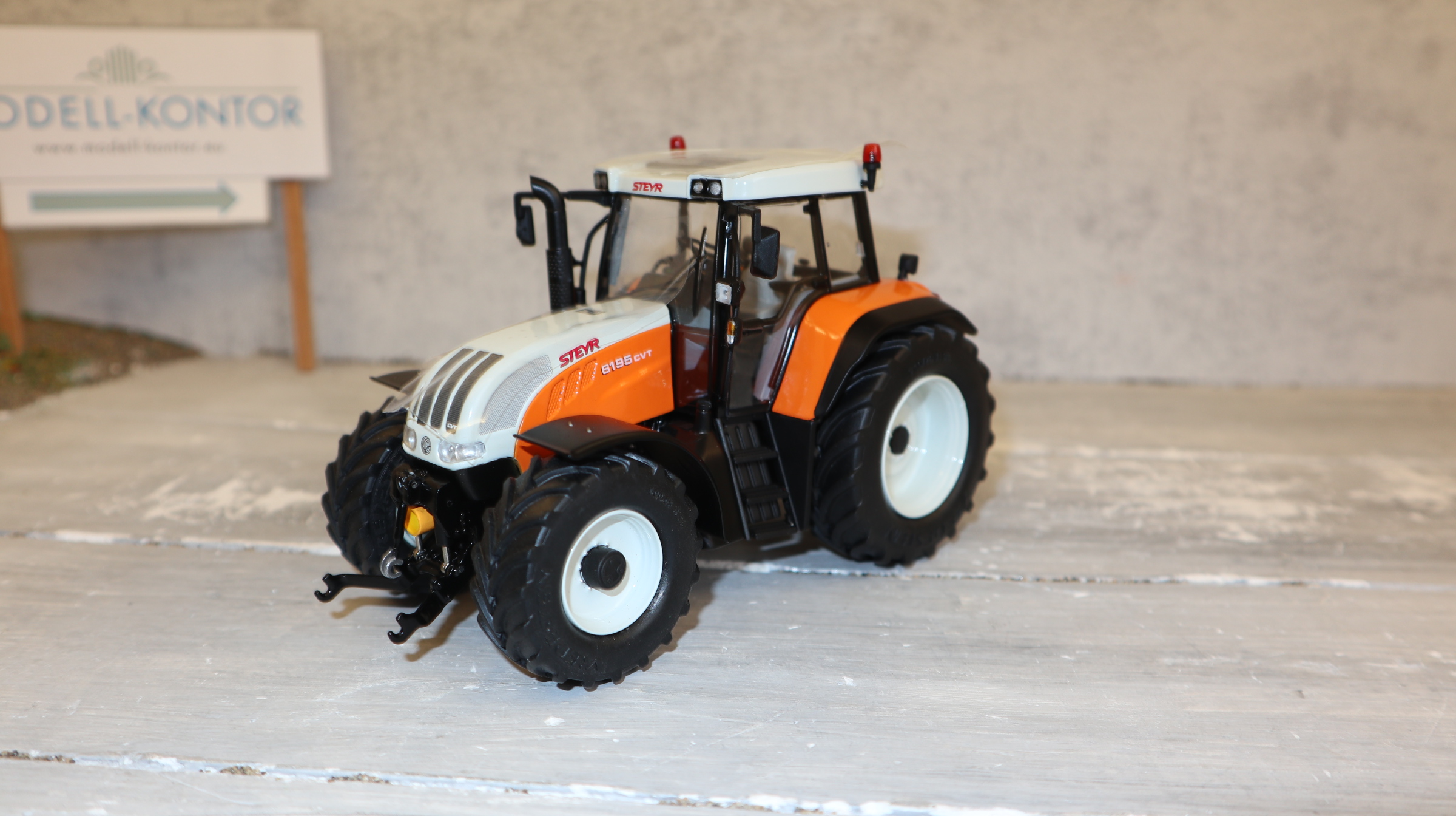 MarGe 2219 in 1:32, STEYR CVT 6195 Kommunal Edition, NEU in OVP