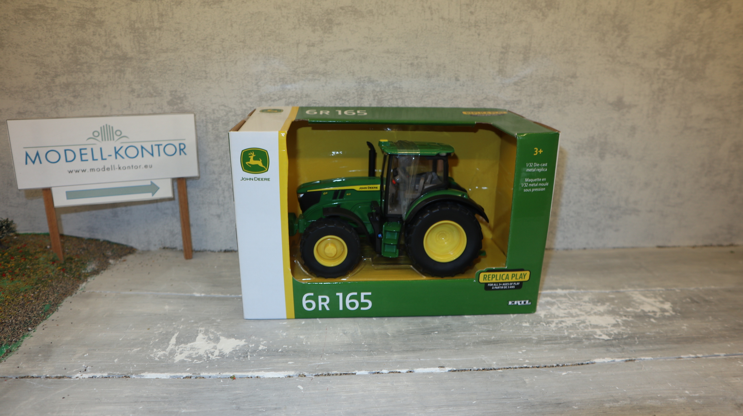 Britains ERTL 45905 in 1:32,  John Deere 6R 165 USA-Modell, NEU in OVP