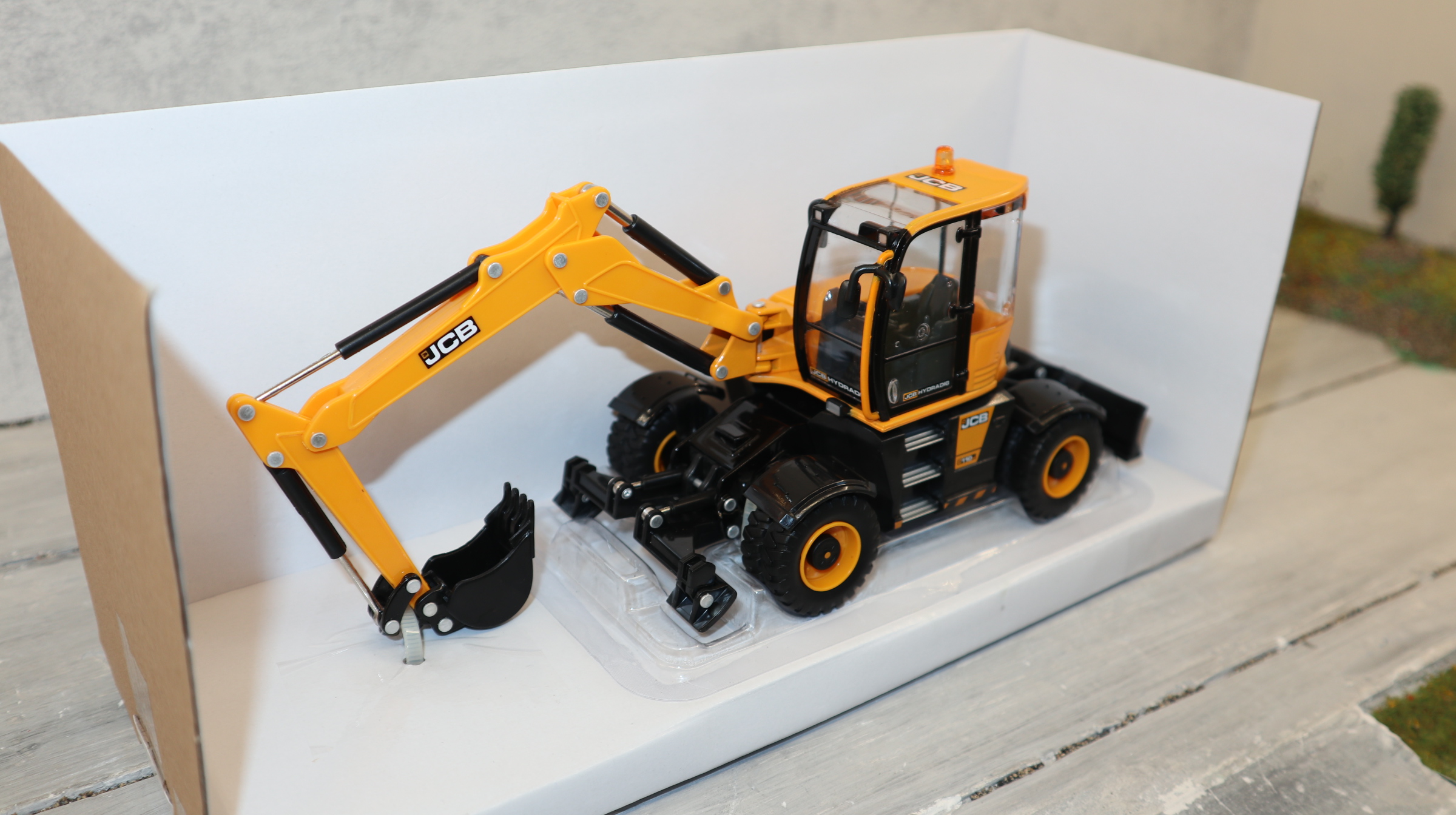Britains 43178 in 1:32 JCB Hydradig 110W, Mobil-Radbagger, NEU in OVP