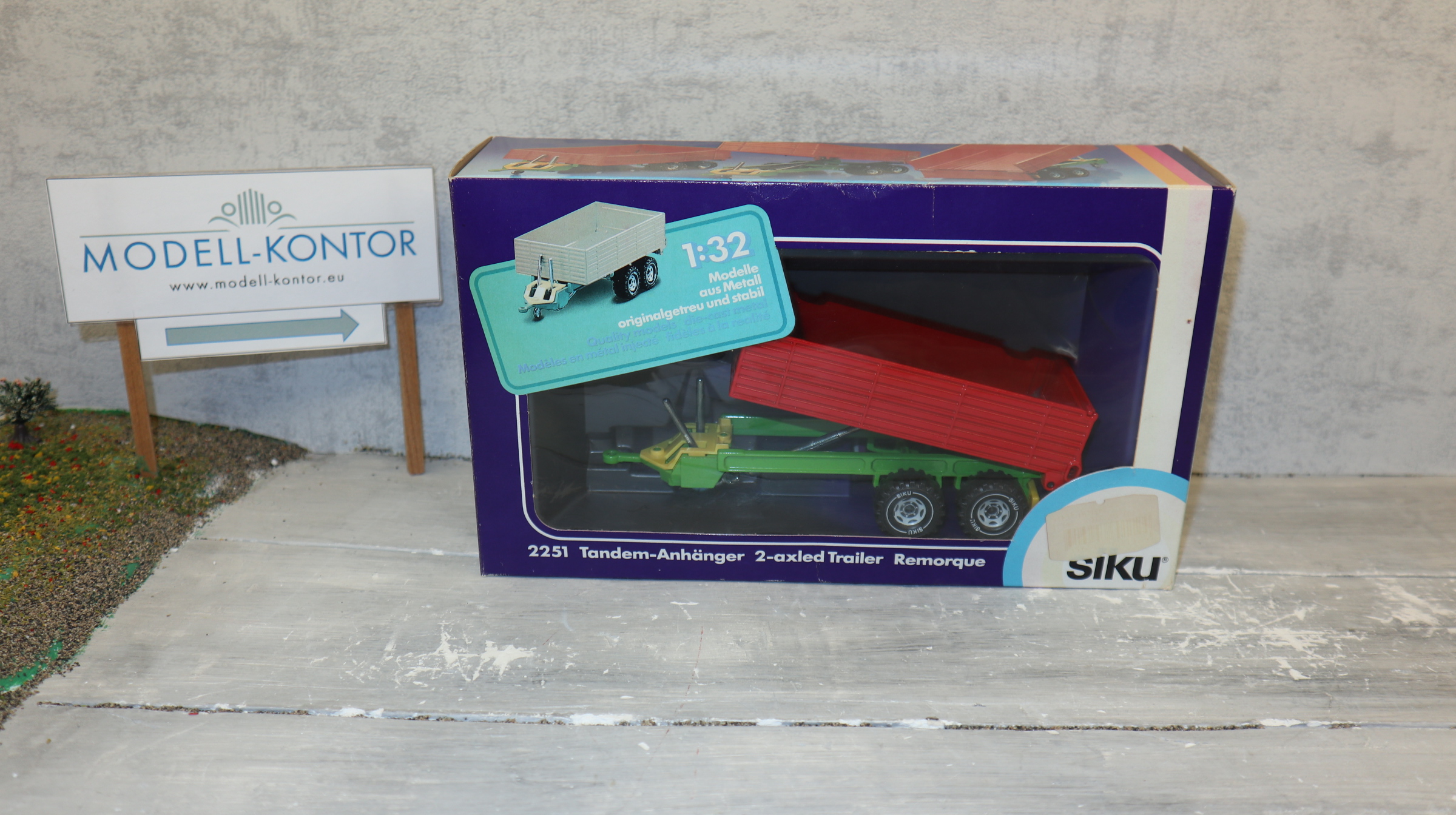 Siku 2251 in 1:32, Tandem-Kipper mit LKW-Reifen , NEU in OVP