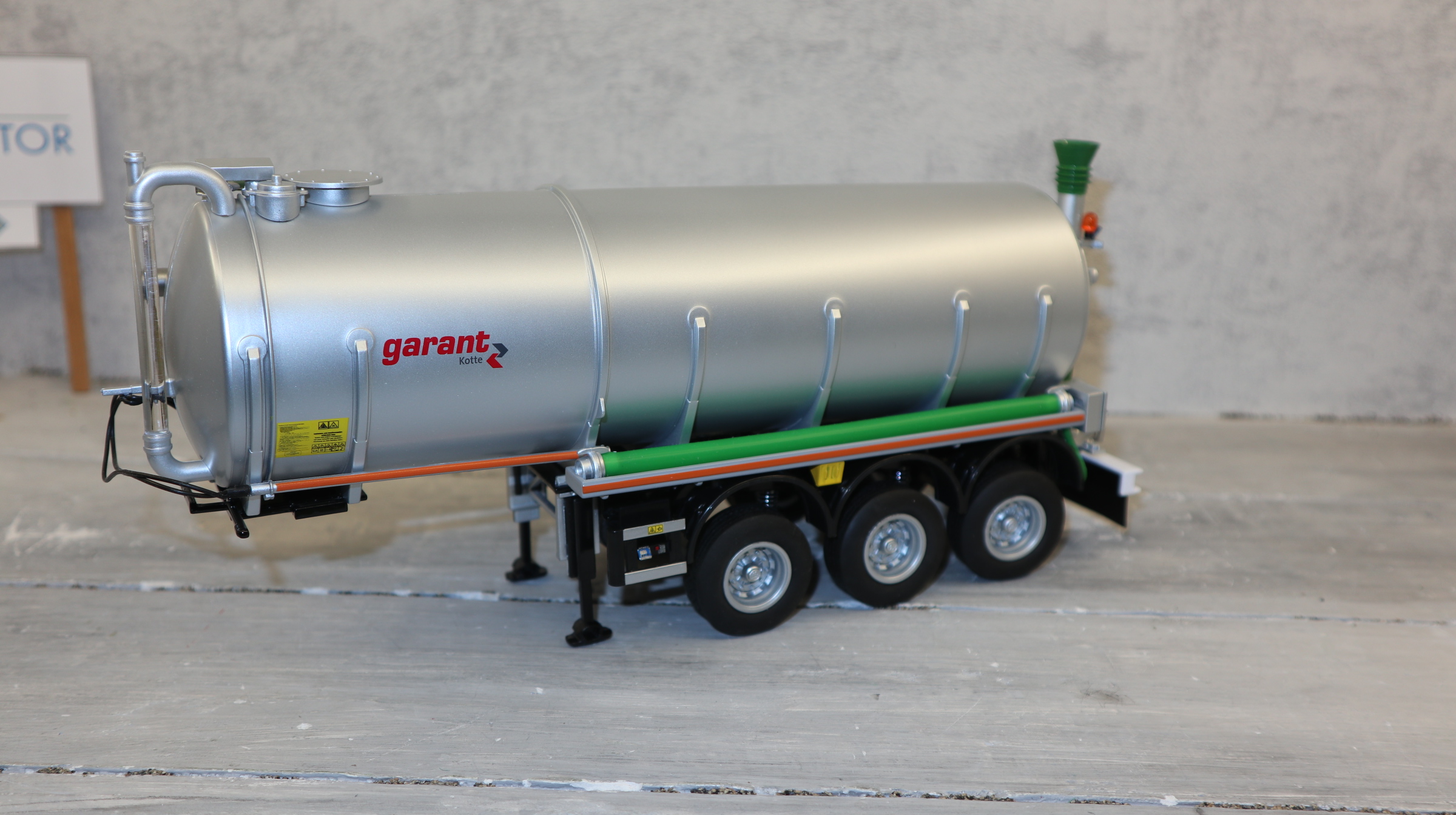 Wiking 077655 in 1:32,  KOTTE Gülleauflieger silber, NEU in OVP