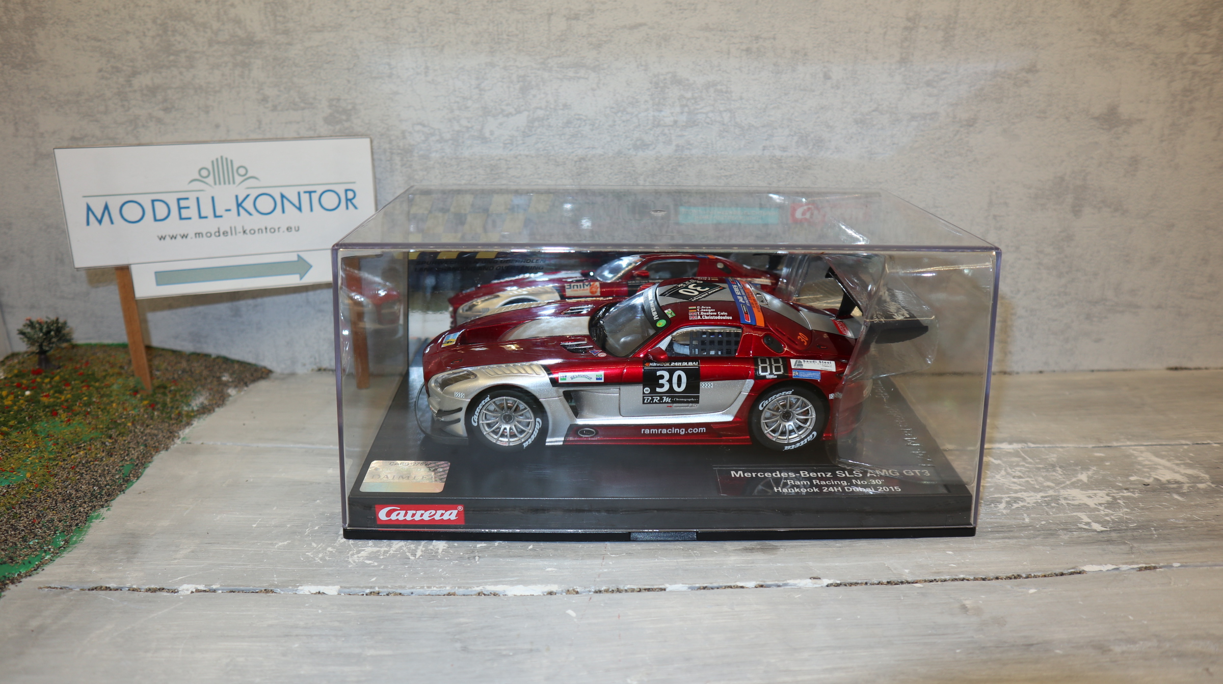 Carrera Digital 124 23864 in 1:24, MB SLS AMG GT3 "Ram Racing Dubai 2015"  versiegelt, NEU in OVP