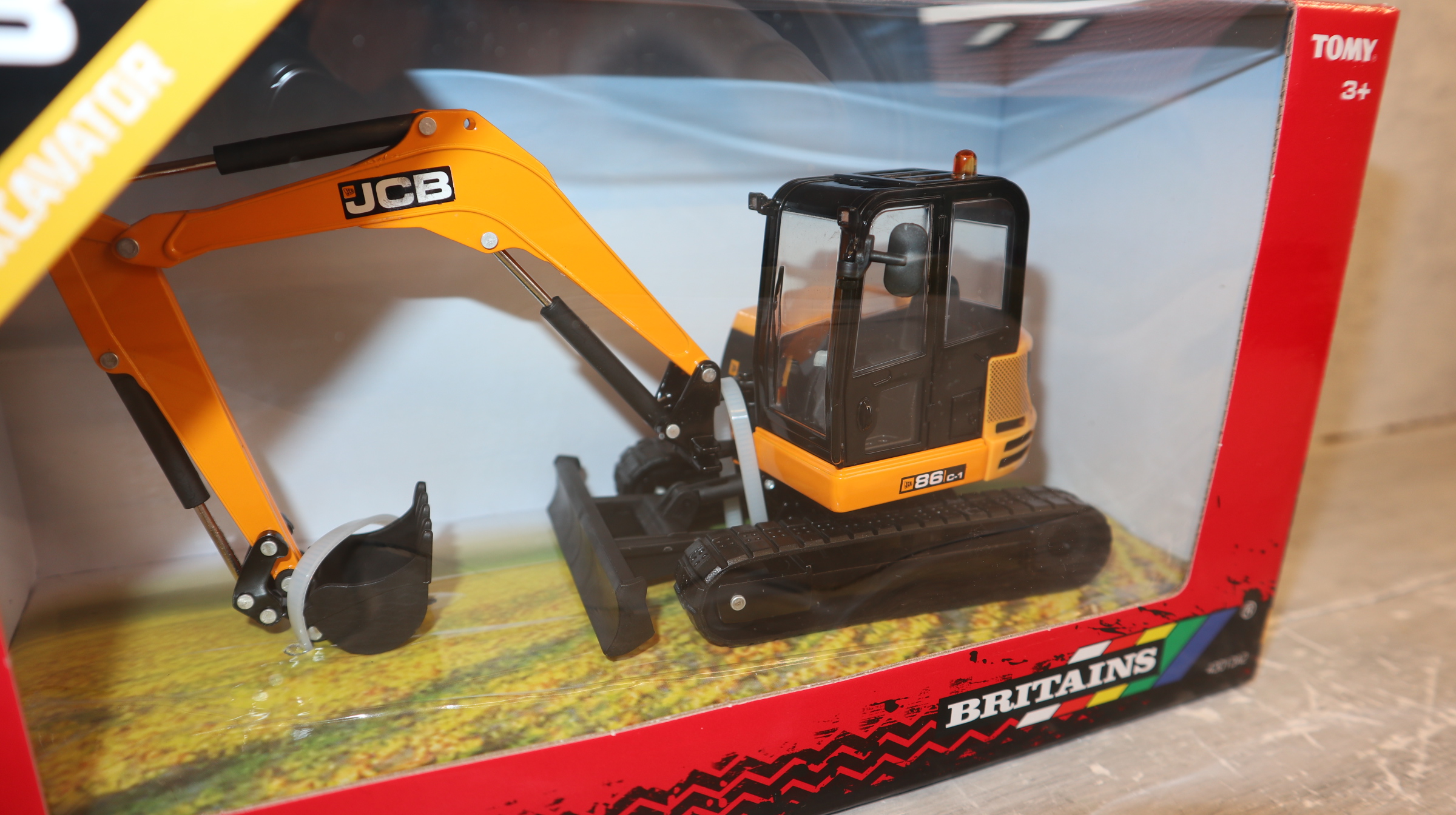 Britains 43013 in 1:32 JCB Midi Bagger 86C,  neue Verpackung,  NEU in OVP