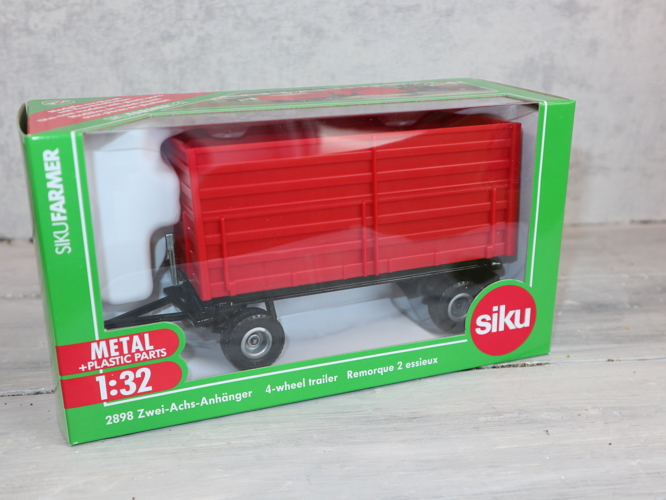 Siku 2898 in 1:32 2-Achs-Anhänger rot-schwarz, NEU in OVP
