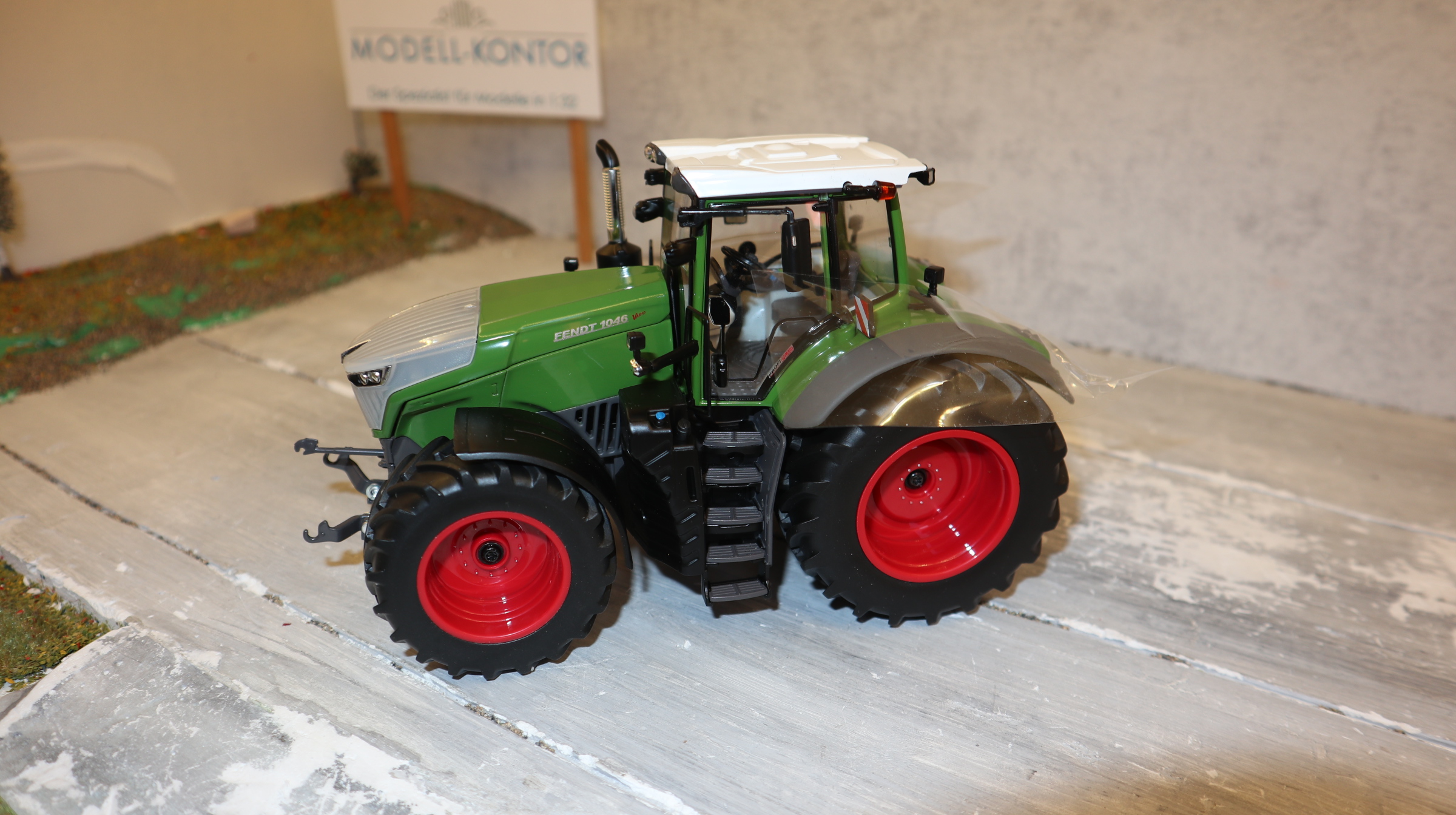 WIKING 077856 in 1:32, Fendt 1046 CHROM, NEU in OVP