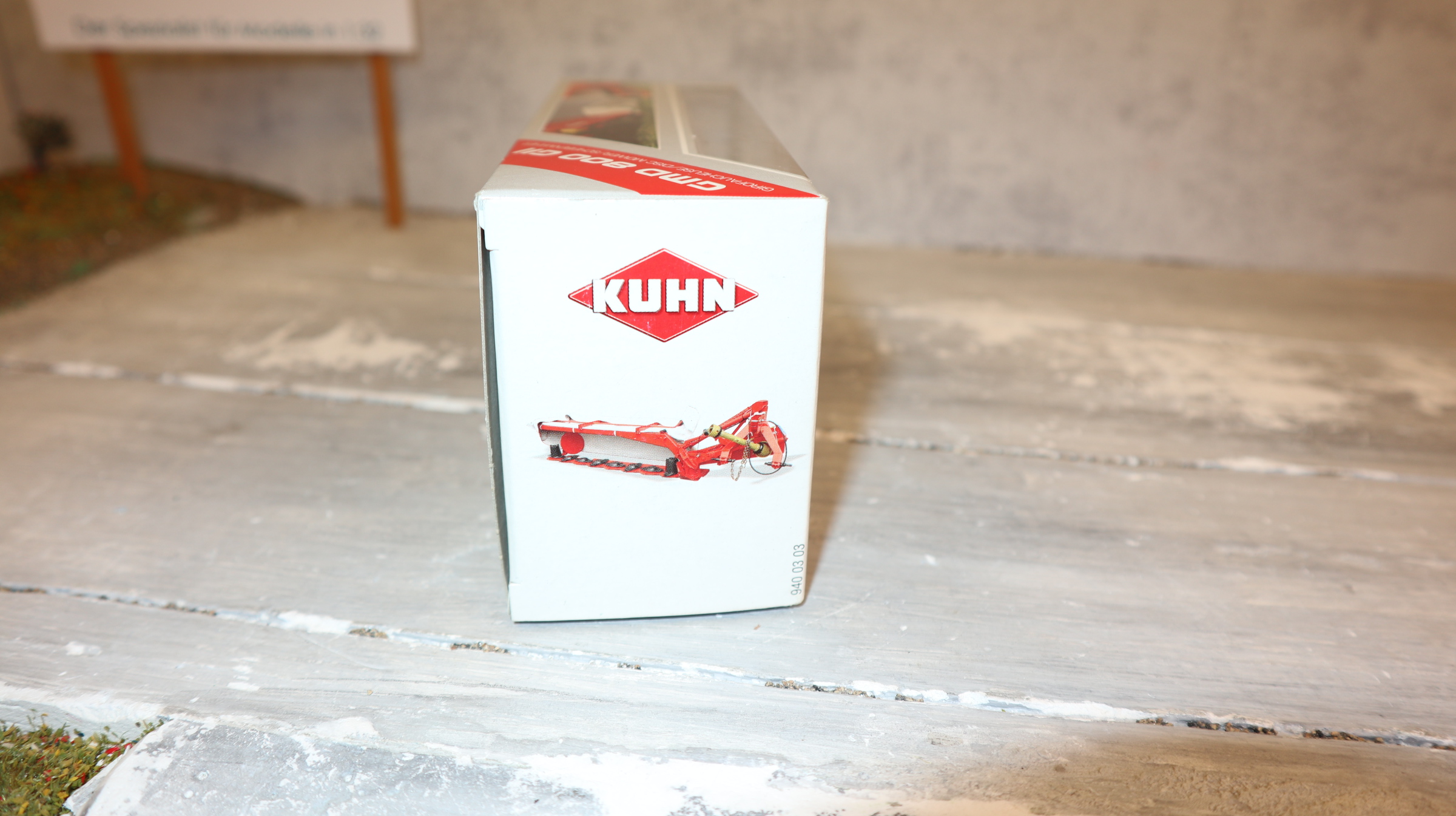 Siku 2456 in 1:32, KUHN Heckmähwerk Werbemodell, NEU in OVP