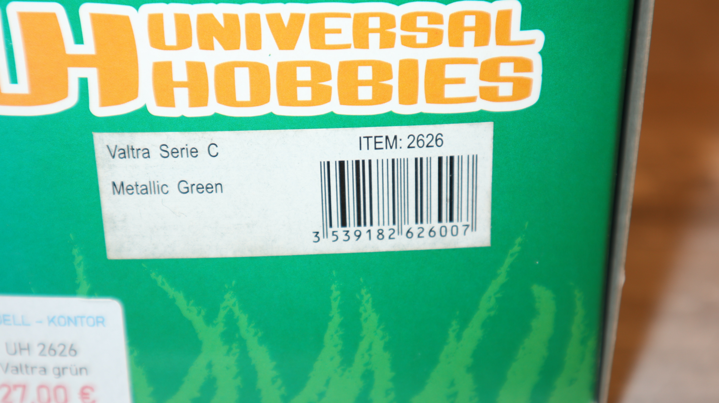 Universal Hobbies UH 2626 in 1:32, Valtra Serie C grün metallic, NEU in OVP