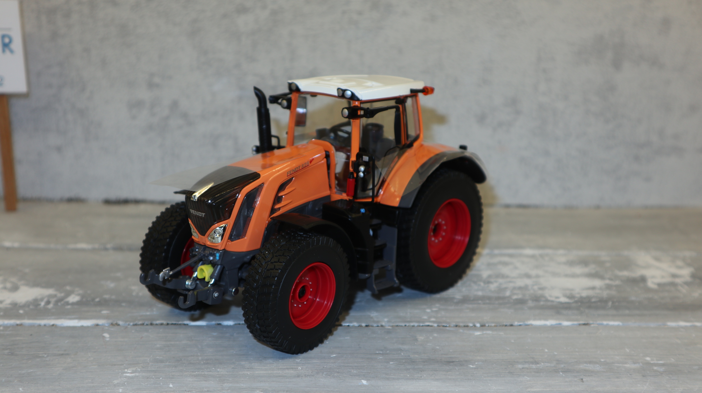 Wiking X99101700300 in 1:32,  Fendt 828 Kommunal , NEU in OVP