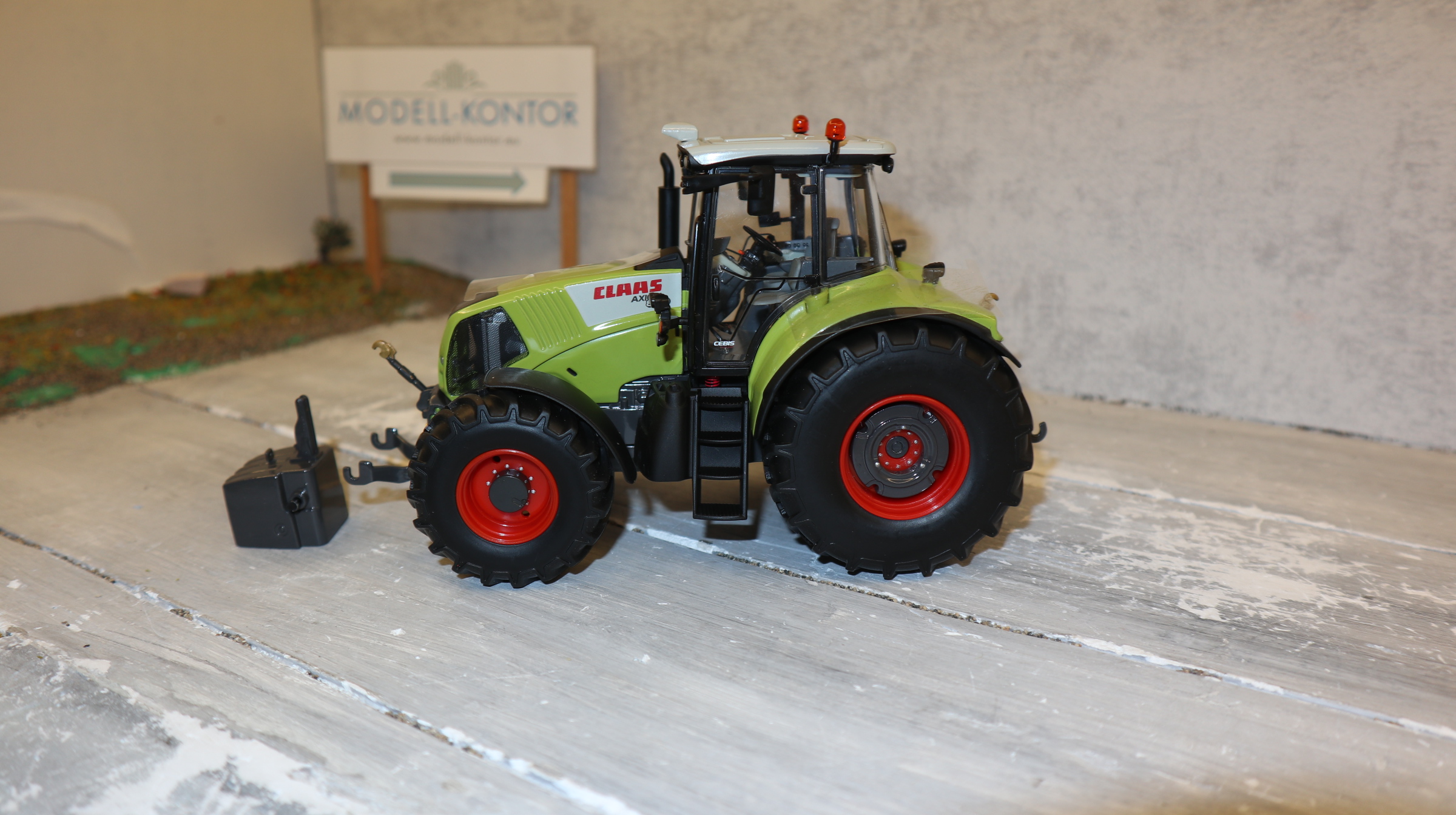 Wiking 077305 in 1:32, Claas Axion 850 mit Frontgewicht,  NEU in OVP