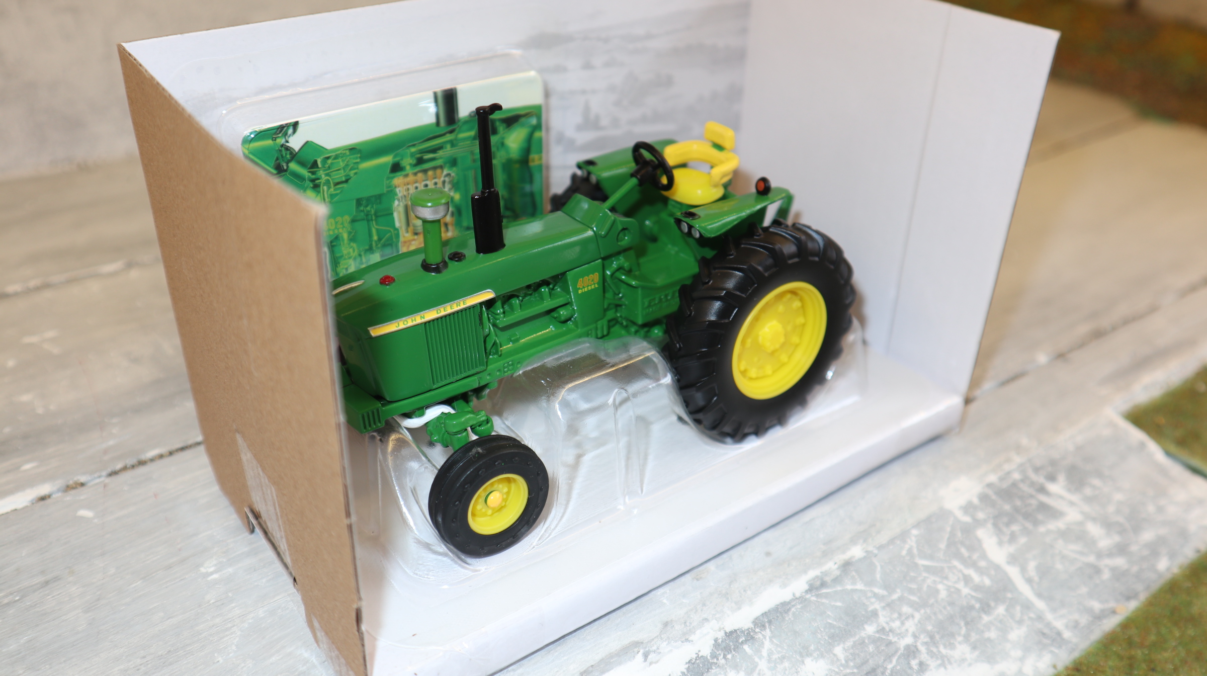 ERTL 45486 in 1:32, John Deere 4020, JD Museum Sondermodell, Neu in OVP