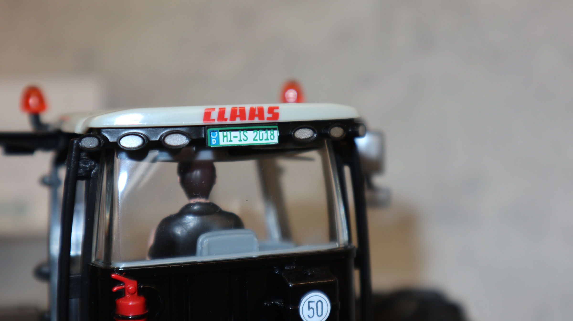 Siku 8517 in 1:32, Claas Xerion 5000 BLACKLINE Doppelbereift,  NEU ohne OVP