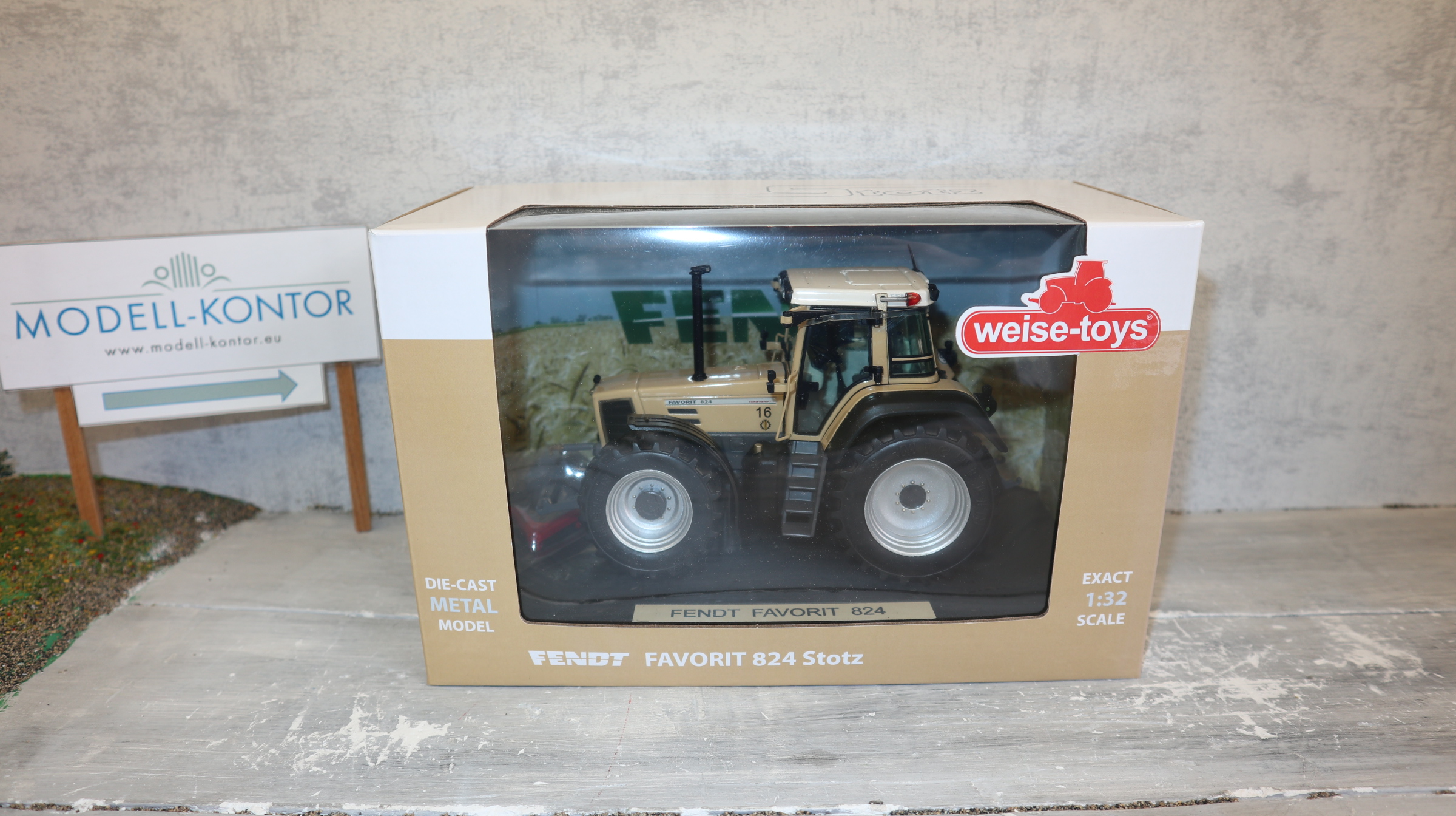 Weise Toys 2060 in 1:32, Fendt Favorit 824 STOTZ,  NEU in OVP