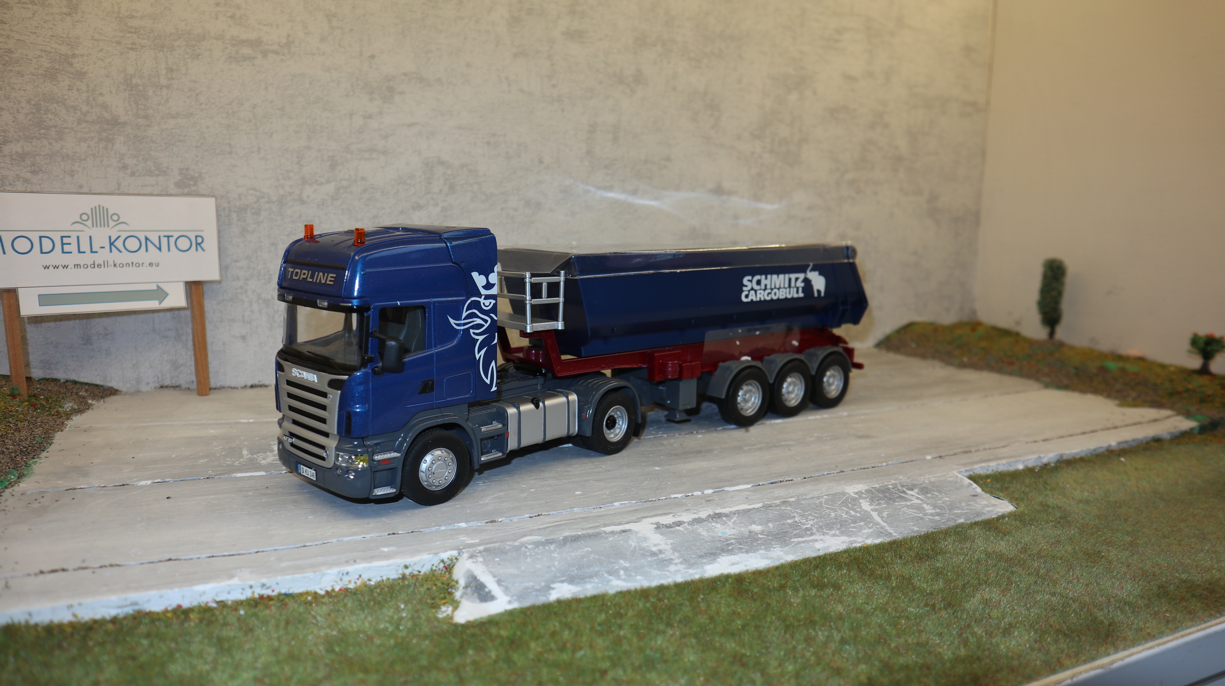 Siku Control 6725 in !:32, SCANIA-Set mit Schmitz Kippmulde, Neu in OVP