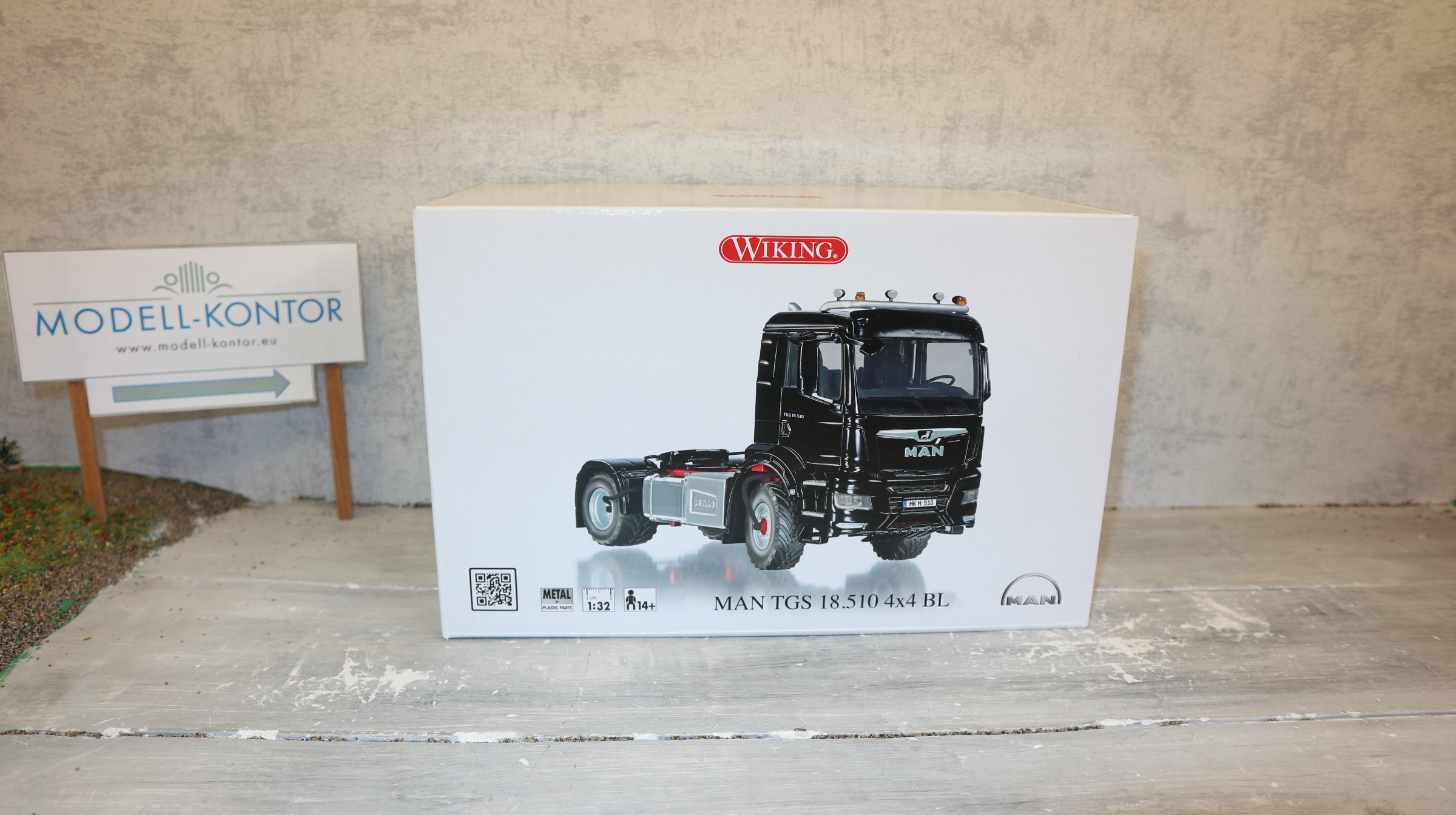 Wiking 077651 in 1:32,  MAN TGS 18.510 4x4 Agrar-SZM in schwarz, NEU in OVP