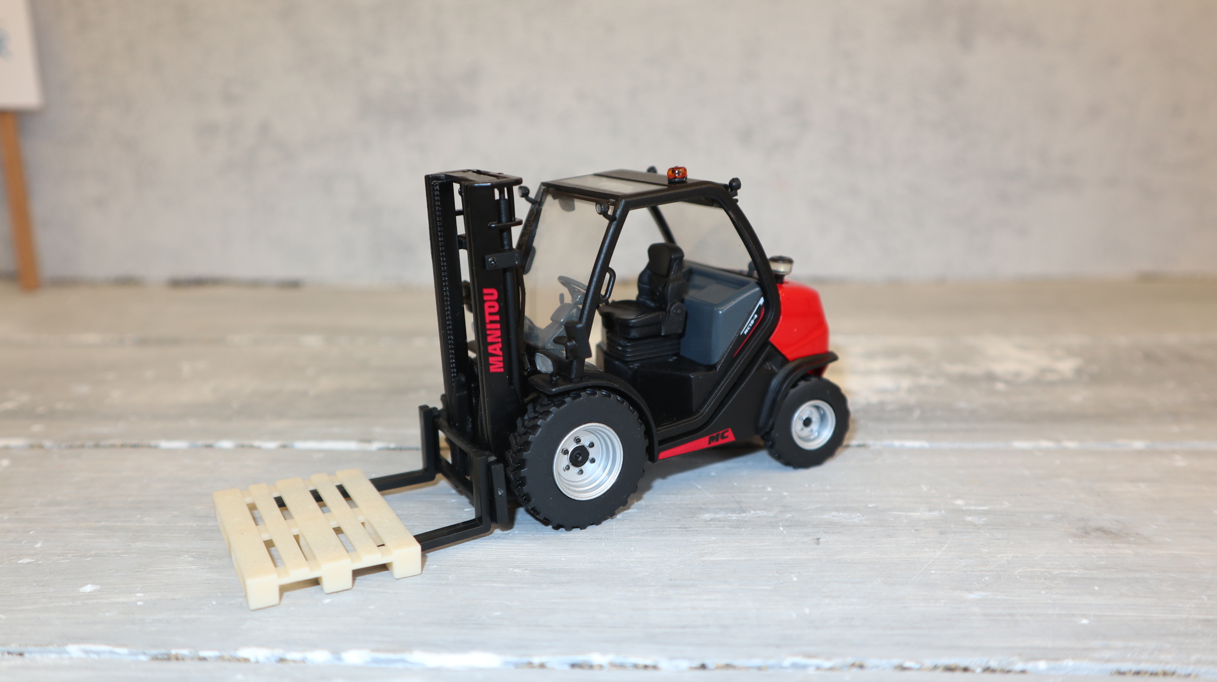 ROS 156 in 1:32, MANITOU MC 18 Gabelstapler , NEU in OVP
