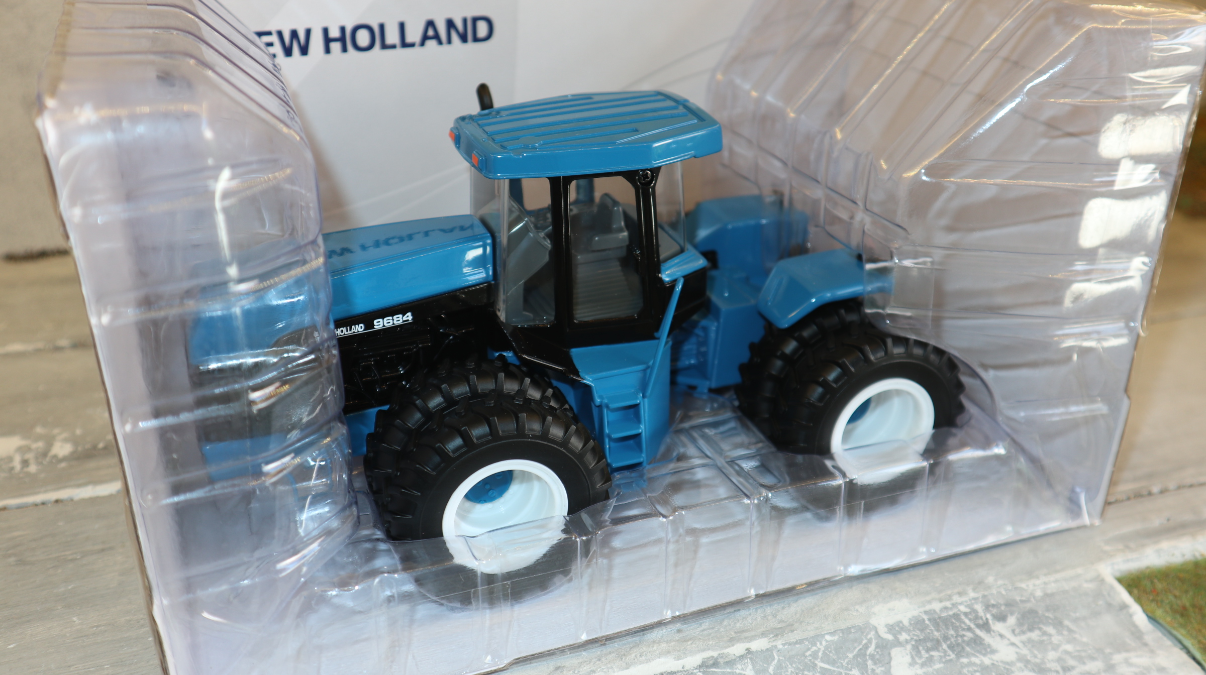 Ertl 61041 in 1:32,  New Holland 9684 Knicklenker, US-Modell, NEU in OVP