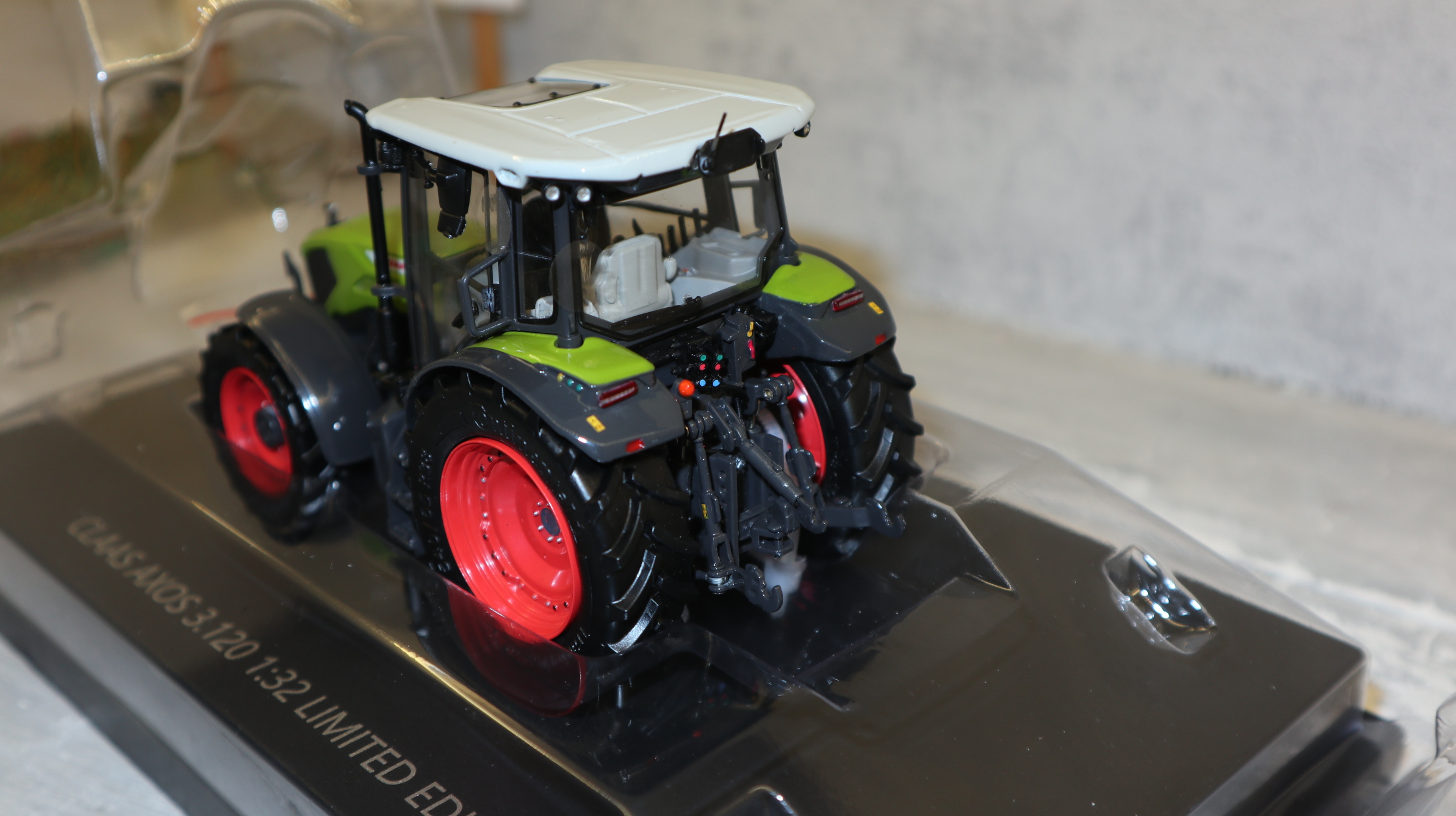 ROS 02675190 in 1:32, Claas Axos 3.120 mit Fronthydraulik, NEu in OVP