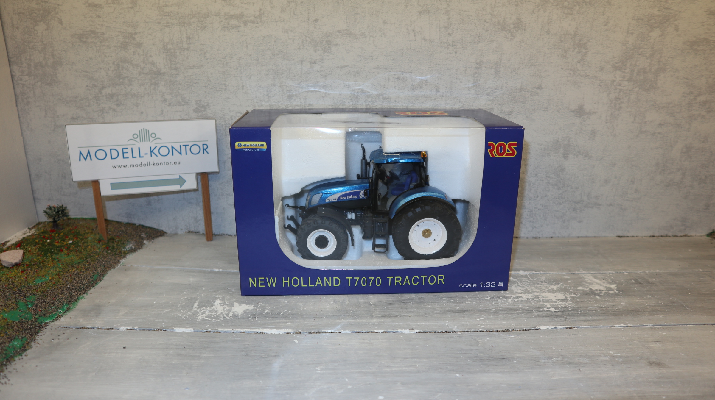 ROS 301269 in 1:32, New Holland T7070 Blue Power , NEU in OVP