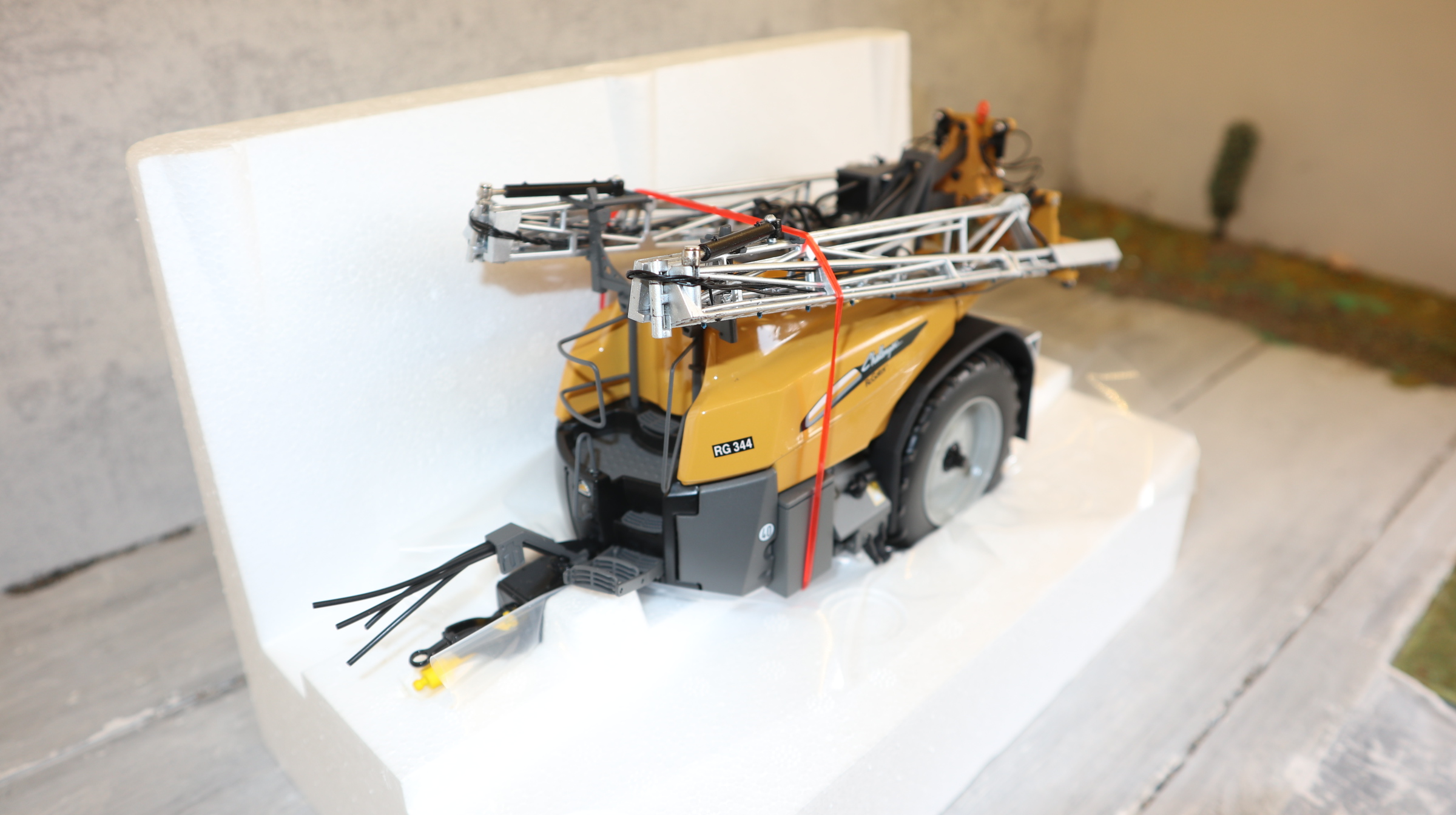 ROS 301863 in 1:32 Challenger Rogartor RG 300, NEU in OVP