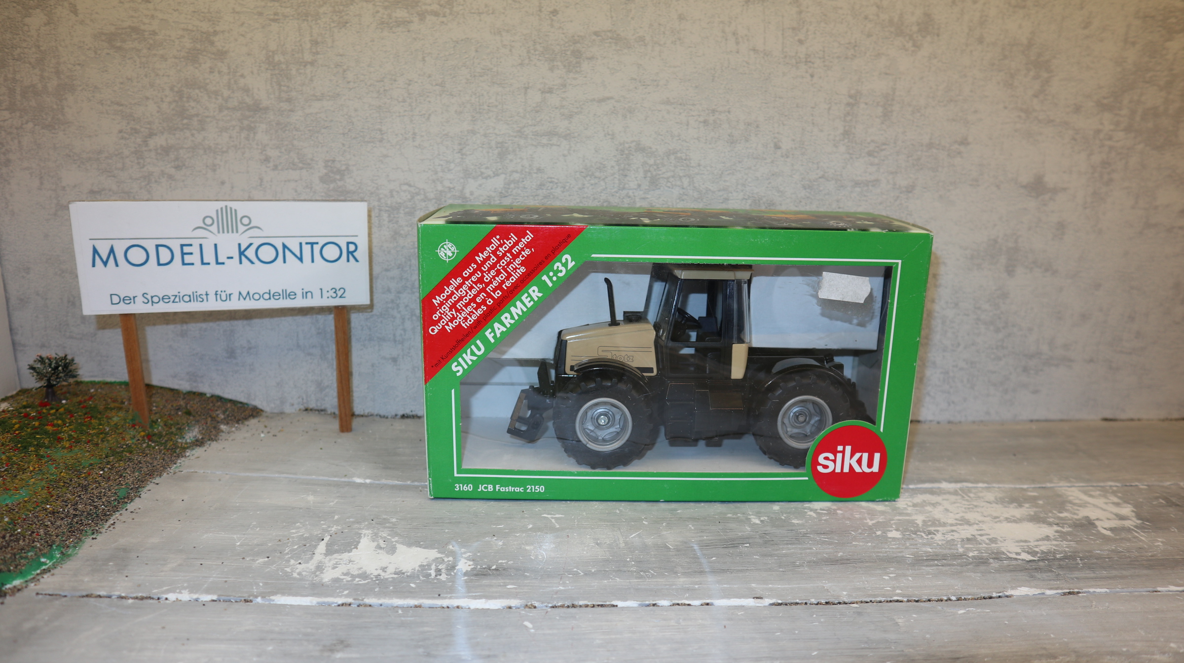 Siku 3160 in 1:32, JCB Fastrac 2150 STOTZ beige, NEU in OVP