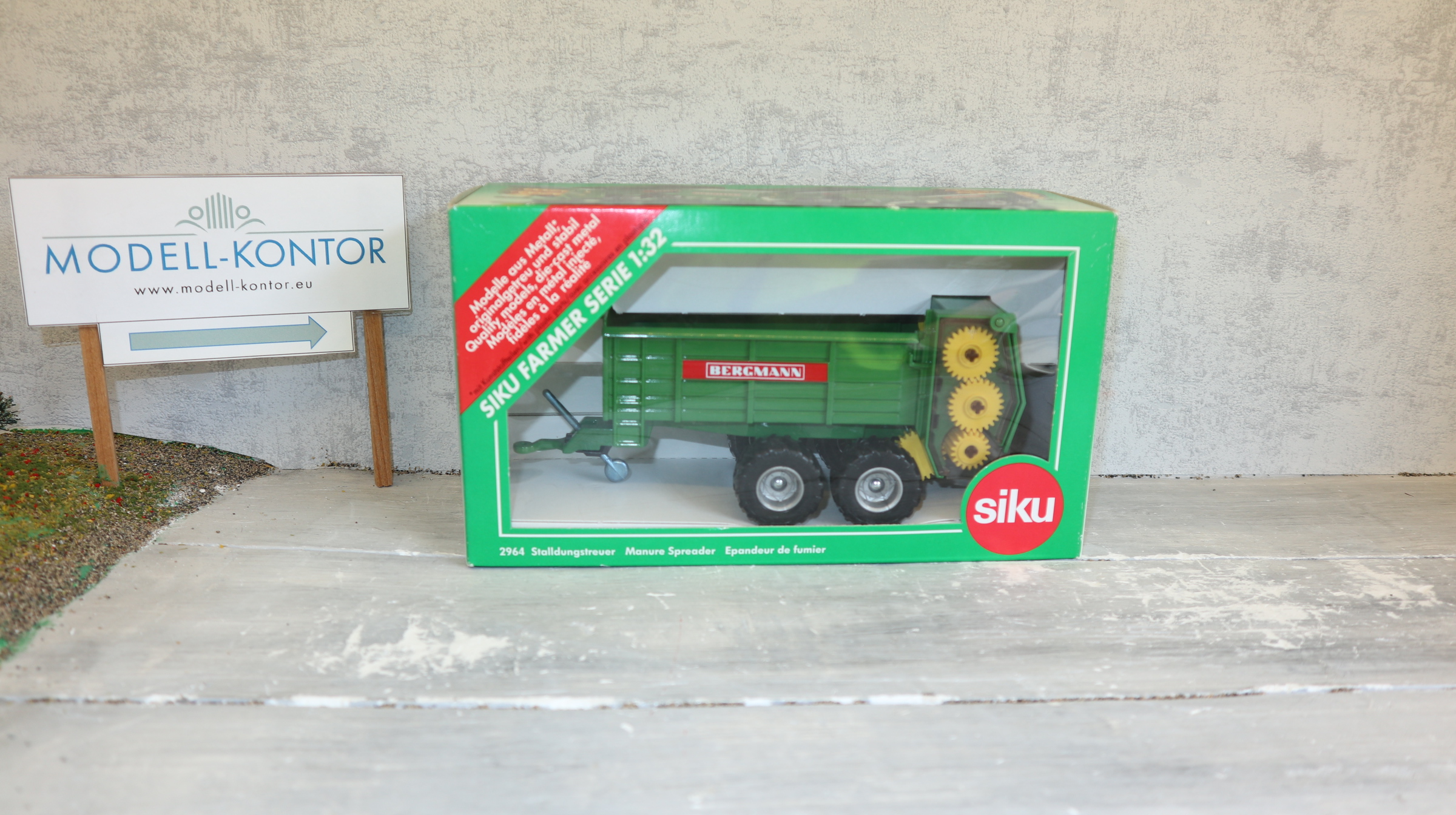 Siku 2964 in 1:32, Stalldungstreuer BERGMANN, NEU in OVP 