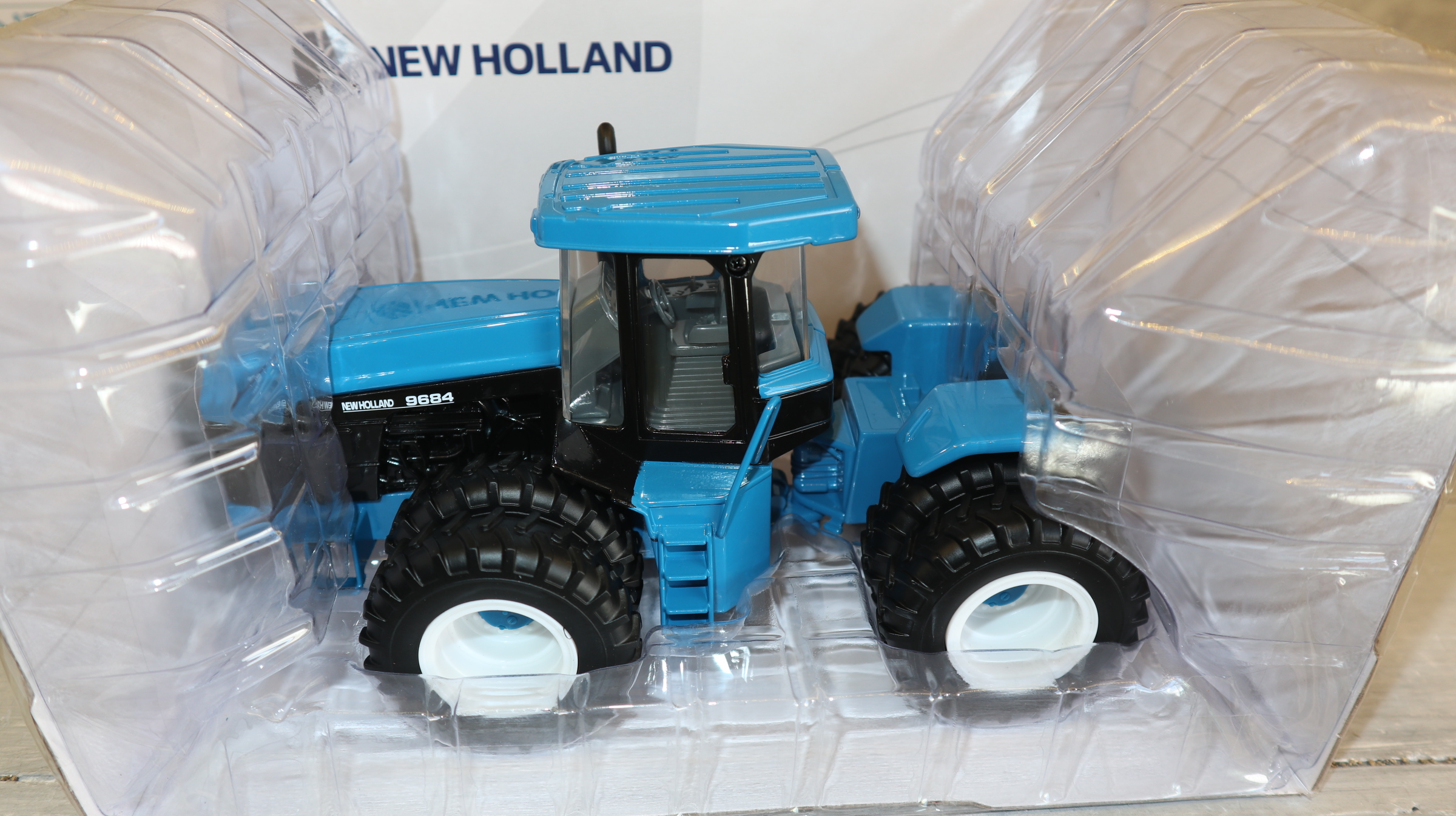 Ertl 61041 in 1:32,  New Holland 9684 Knicklenker, US-Modell, NEU in OVP