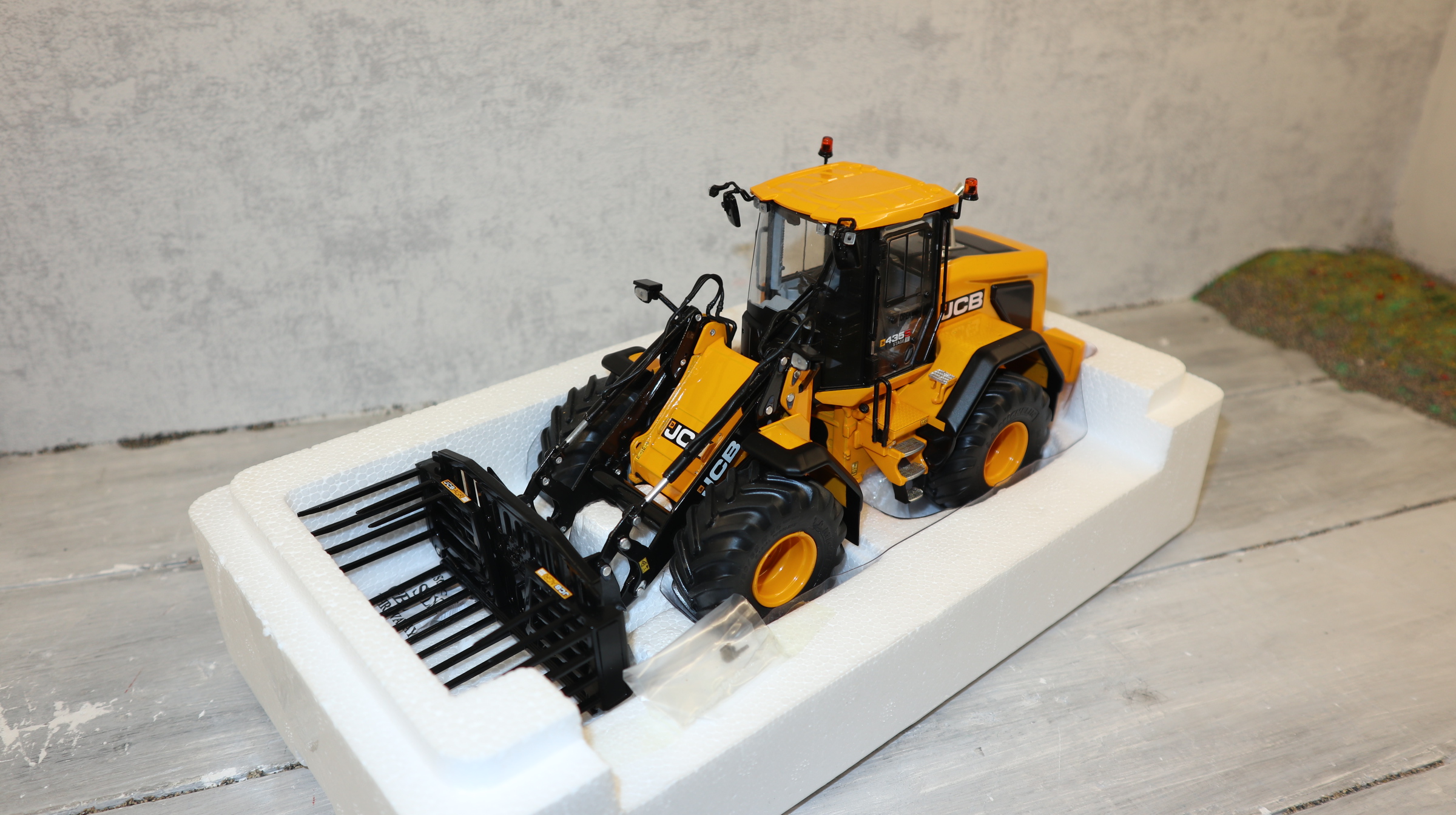 AT Collections 3200180 in 1:32  JCB 435S Radlader