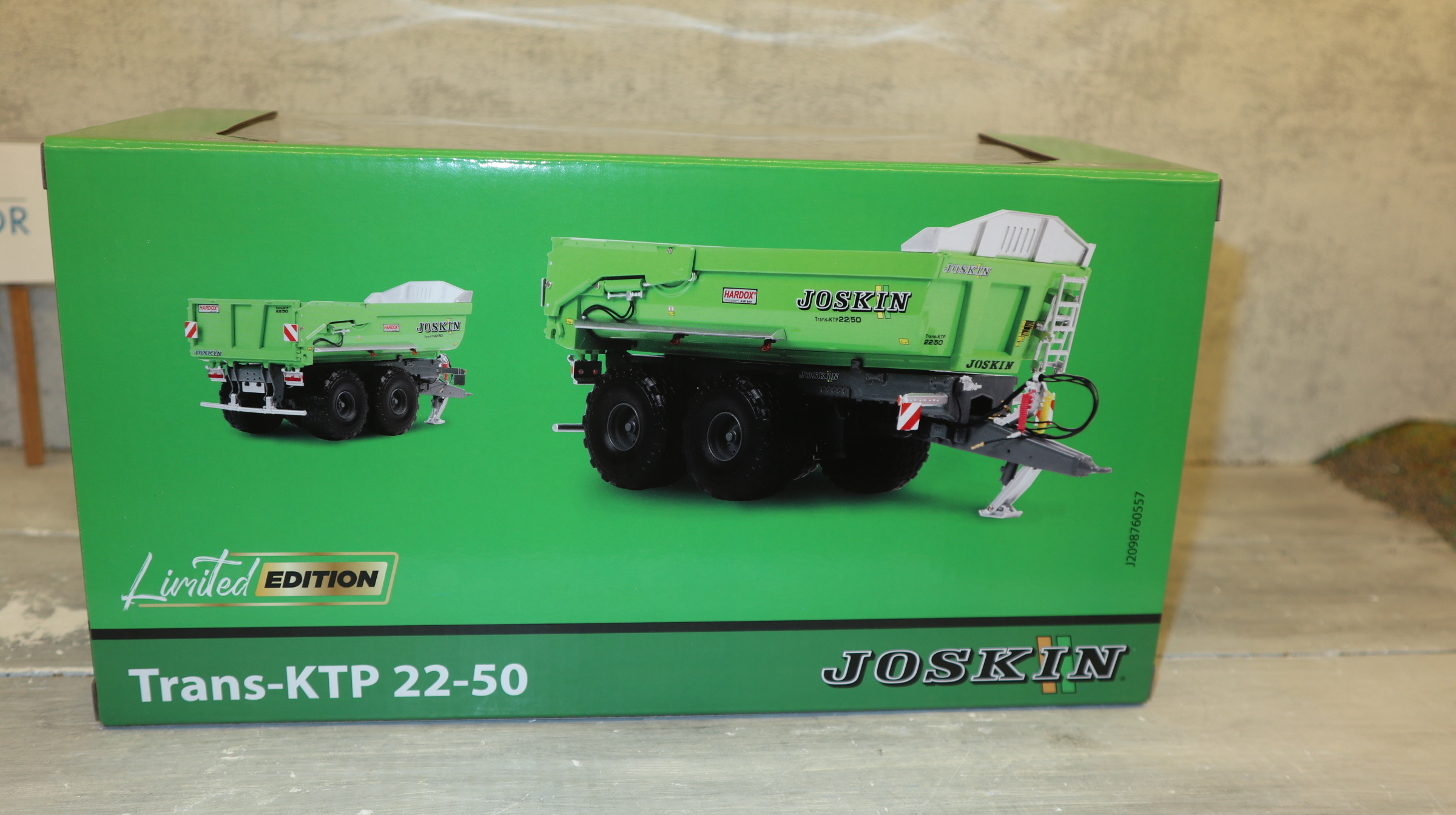Universal Hobbies UH 6803 in 1:32, Joskin Trans-KTP 22-50 GREEN Edition,  NEU in OVP