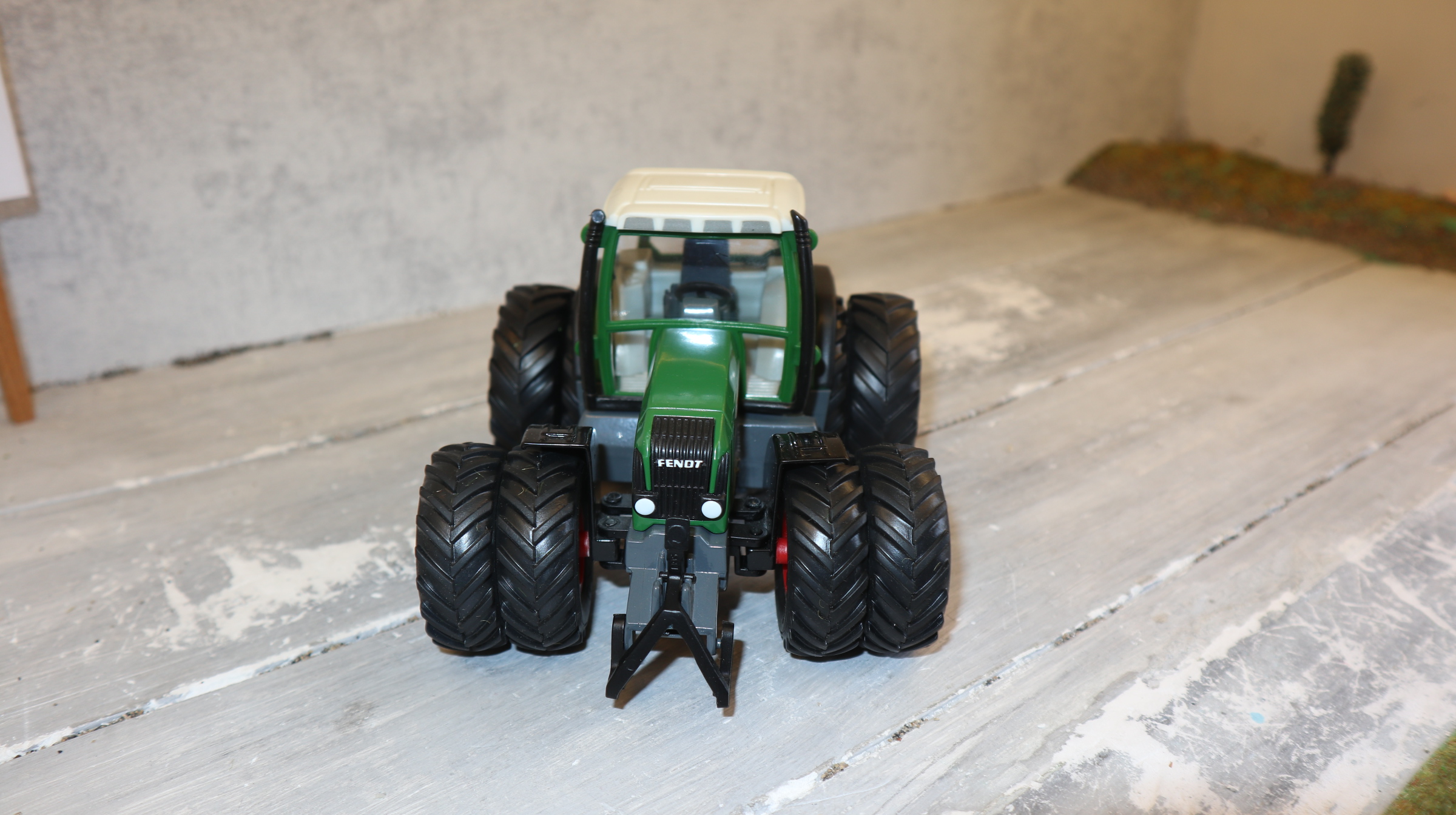 Siku 2965 in 1:32, Fendt 712 LCN 2000, Zwillingsreifen, NEU in OVP