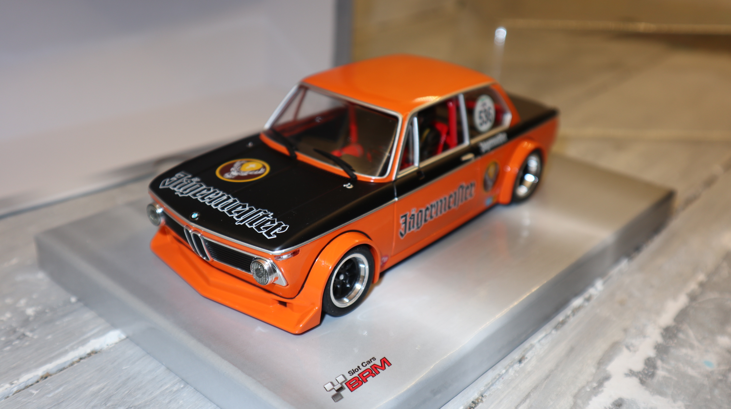 BRM 114 in 1:24, BMW 2002 ti orange  JÄGERMEISTER, NEU in OVP