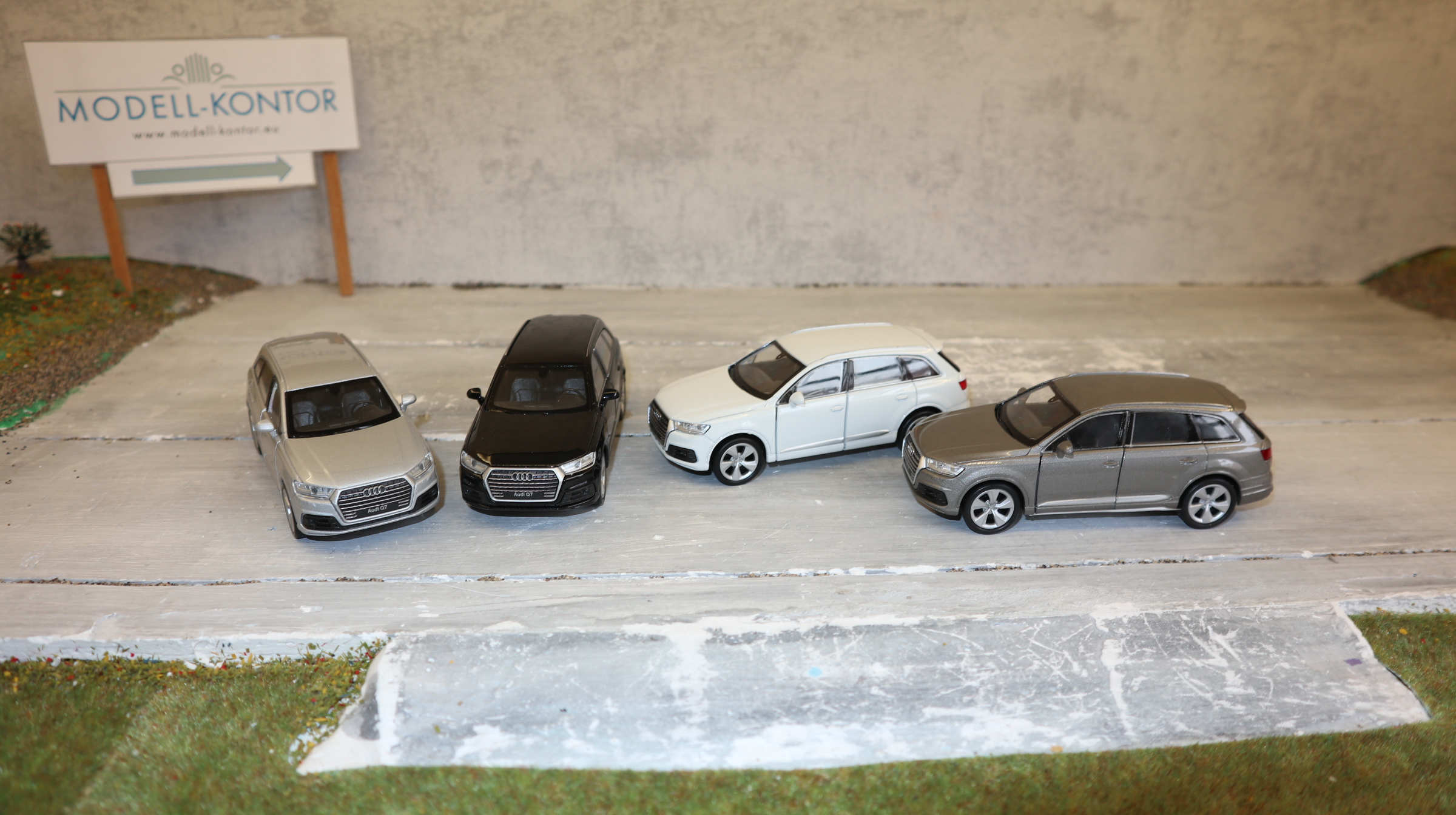 Welly 43706 in 1:34, Audi Q7 hier in weiß, NEU ohne OVP