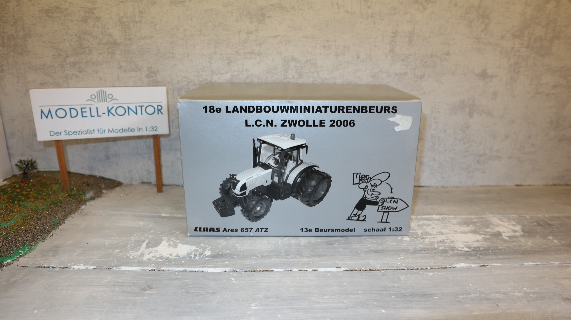 Siku 3256 in 1:32, Claas Arez 657 ATZ, Sondermodell LCN 2006   NEU in OVP