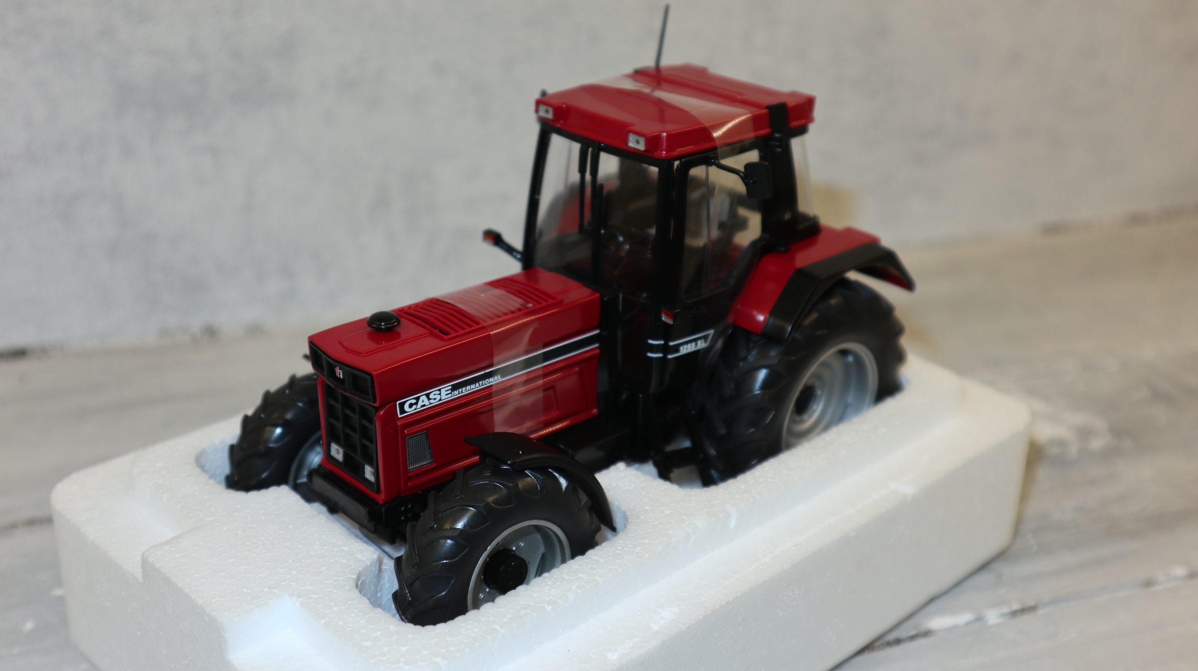 Schuco 7787 in 1:32, International 1255 XL , NEU in OVP