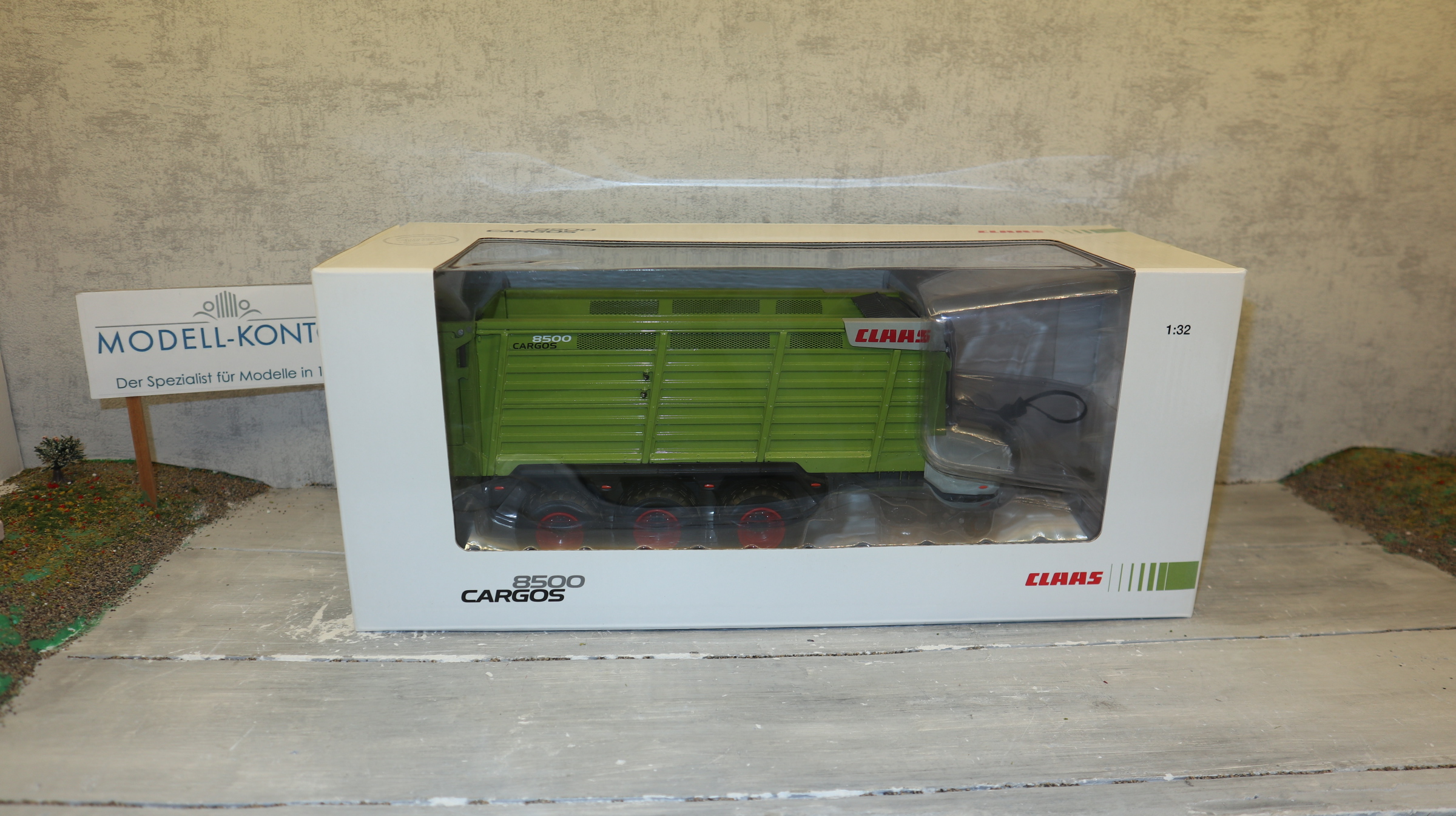 USK 30022 in 1:32, Claas Cargos 8500 Sammelwagen, NEU in OVP