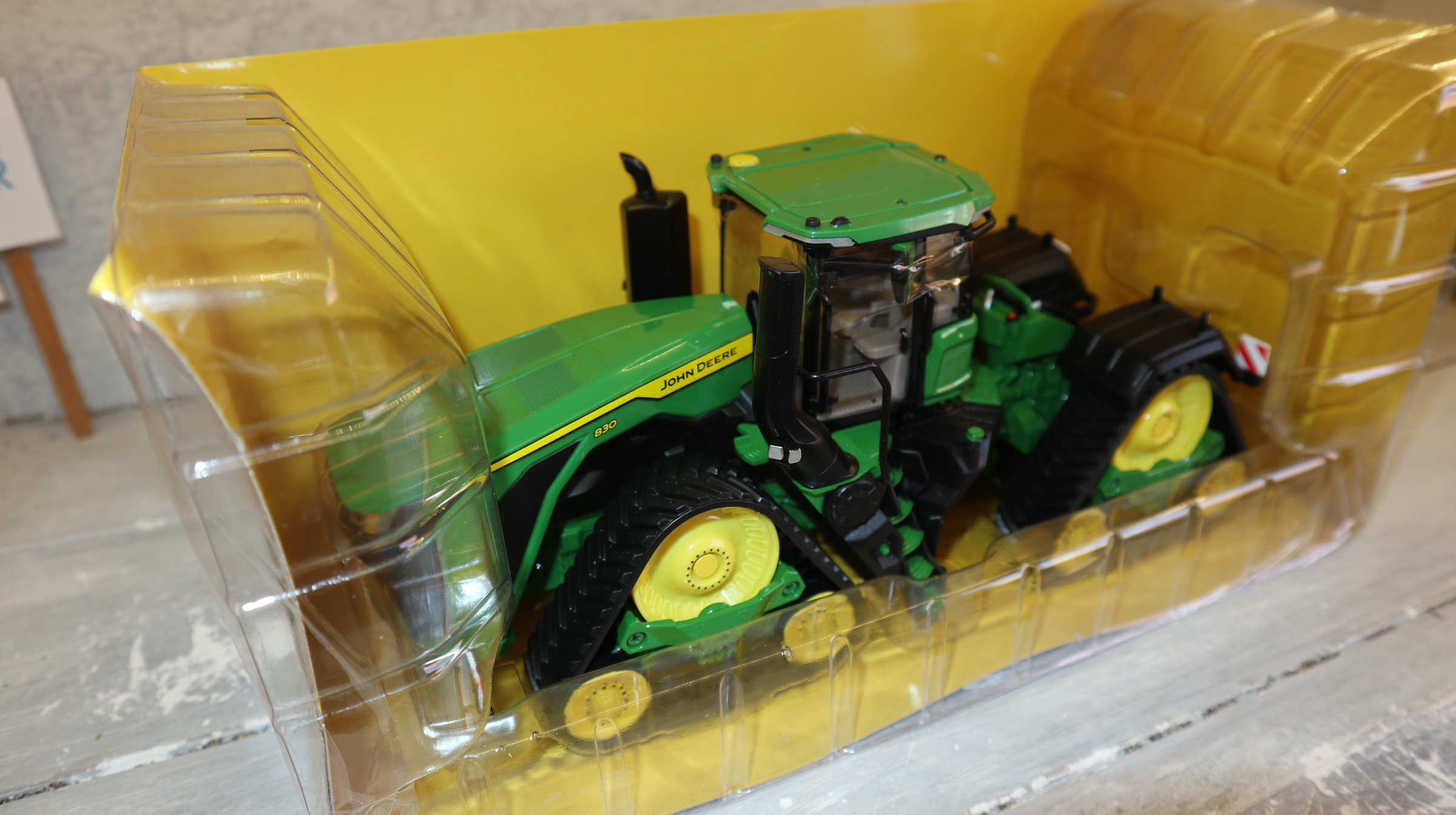 Britains Prestige 43399 in 1:32, John Deere 9RX 830 Knicklenker, NEU in OVP
