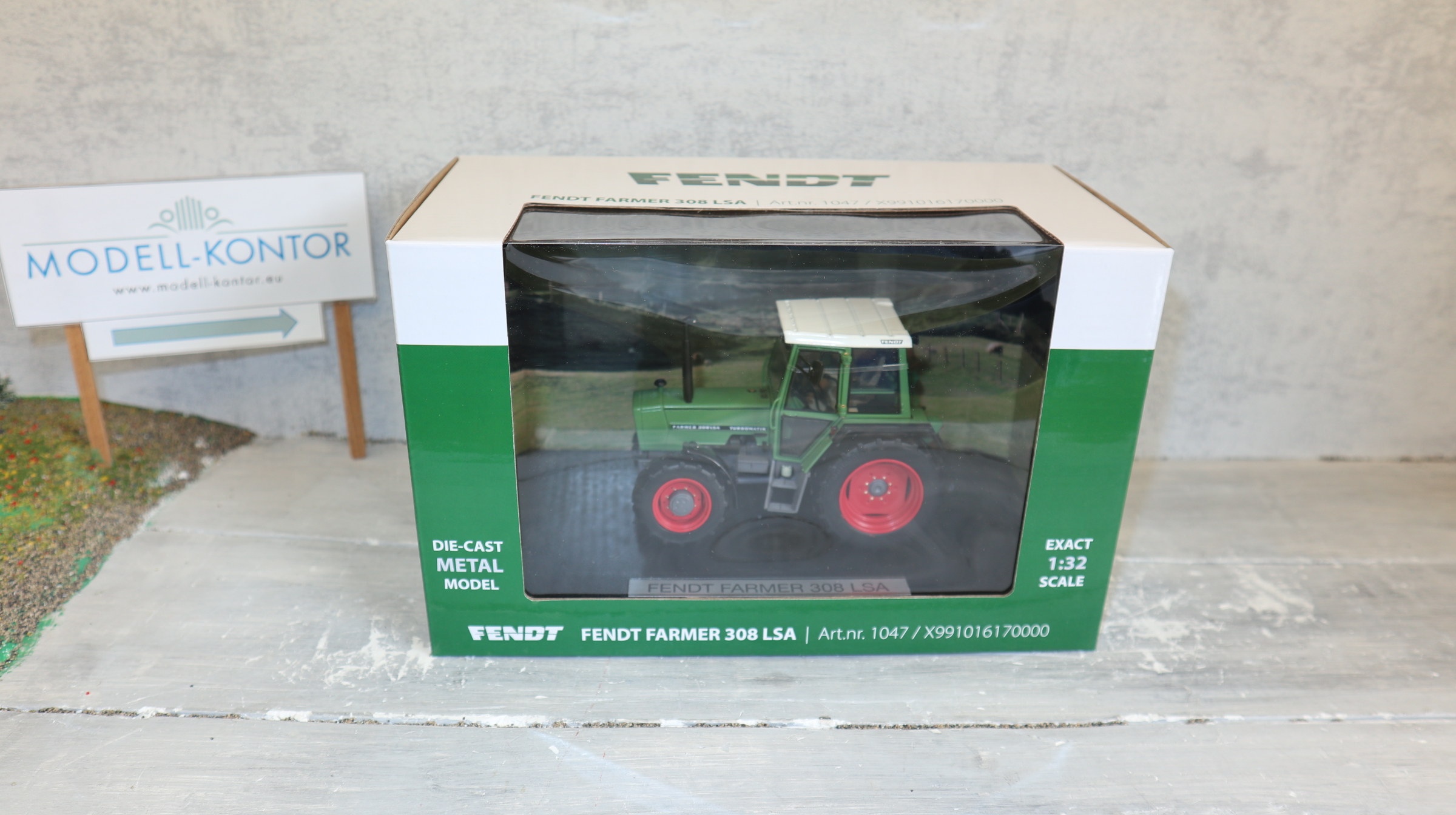 Weise Toys 1047 in 1:32, Fendt Farmer 308 LSA, NEU in OVP